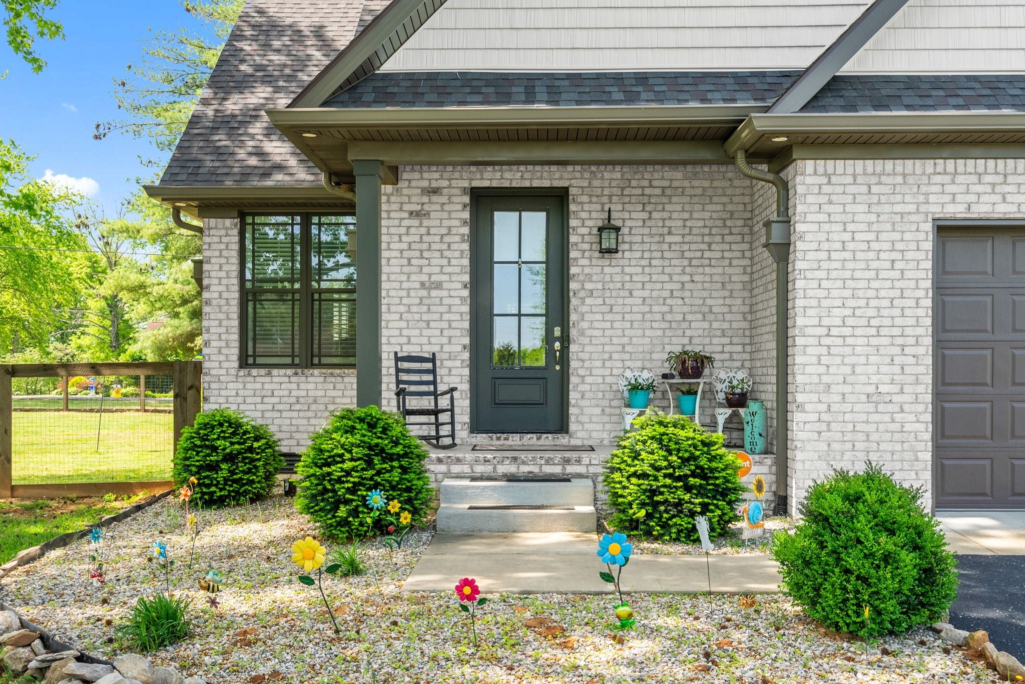 205 Dew Drop Dr