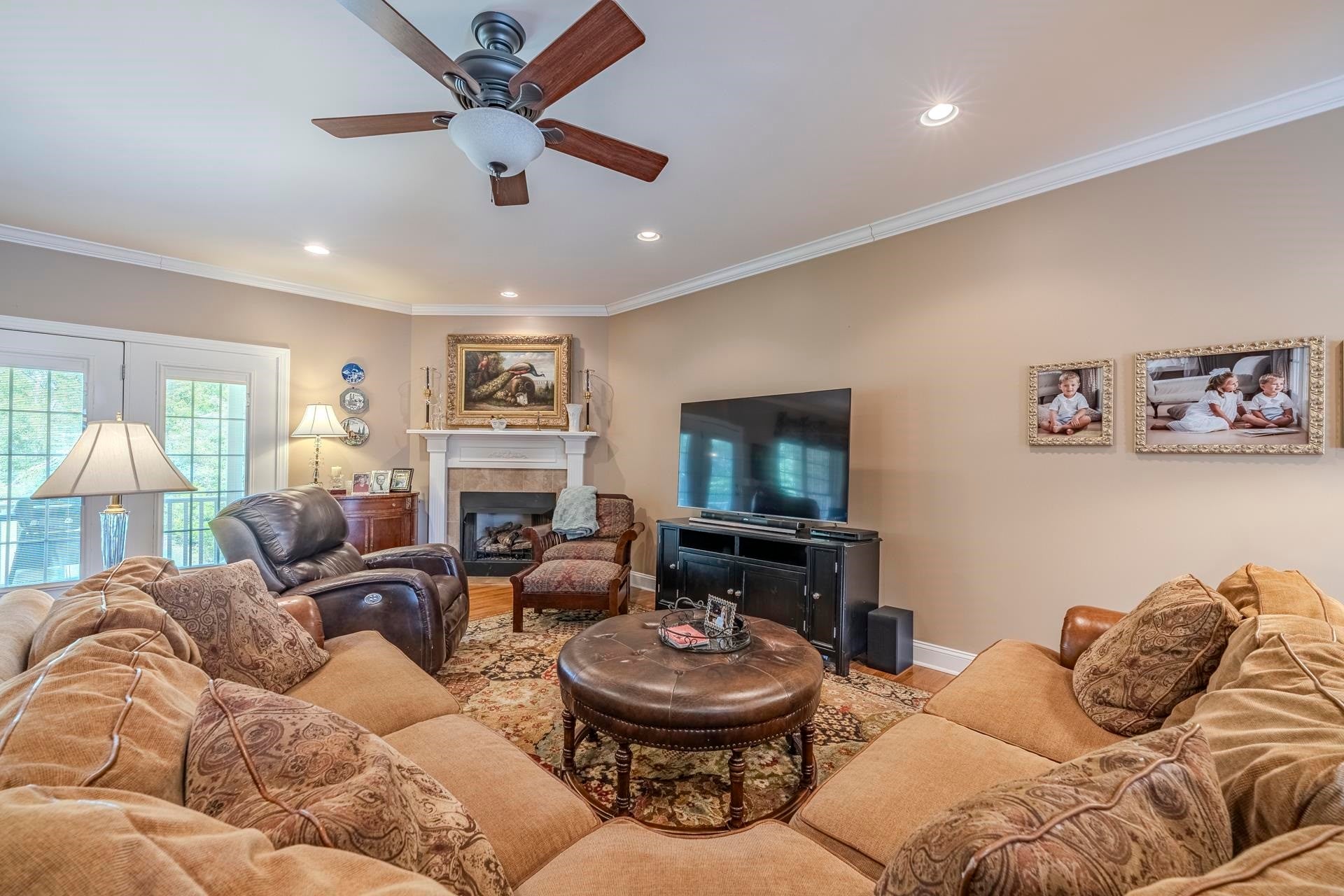 670 BOWEN DR