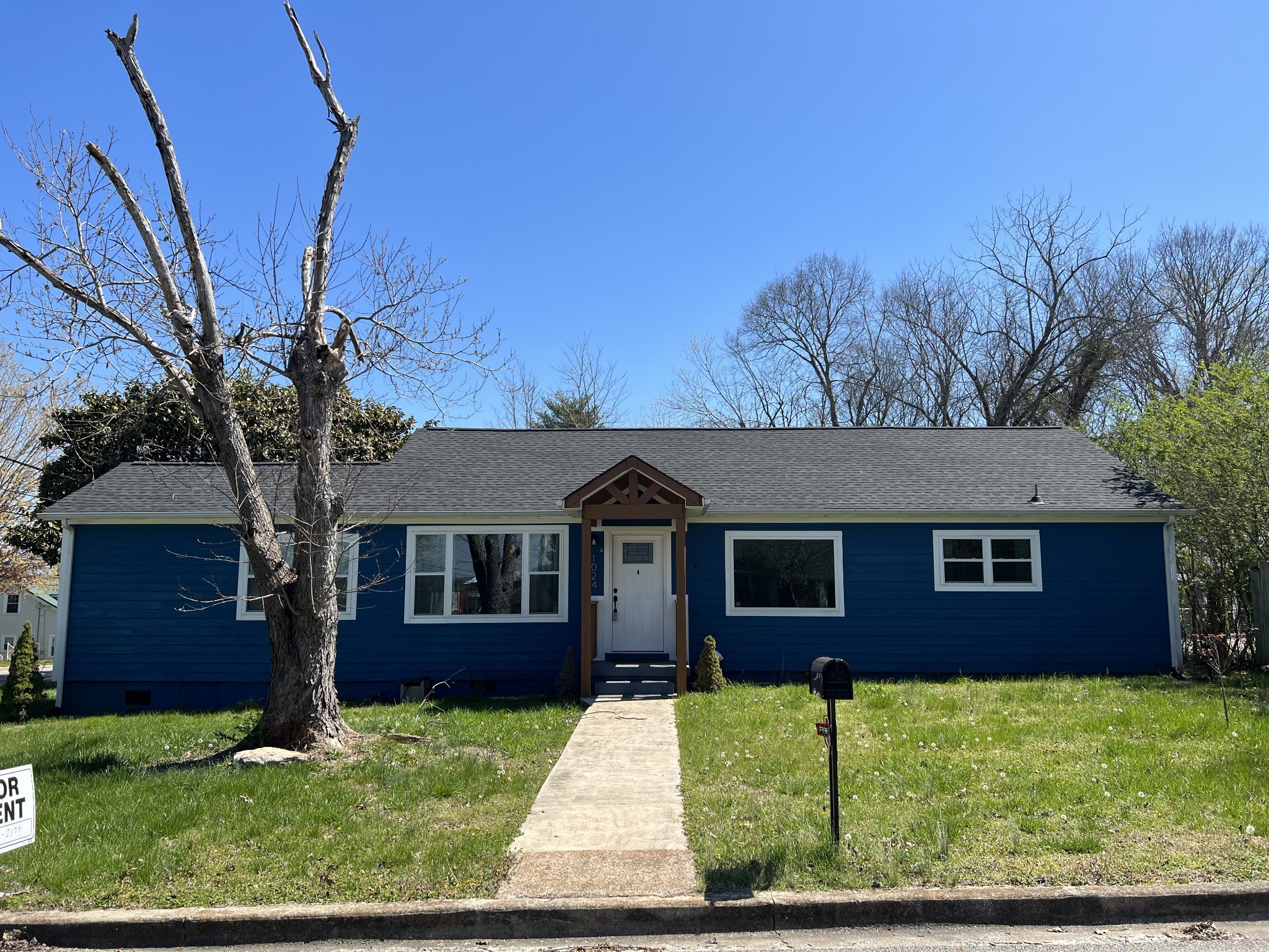 Photo 1 of 16 — 1024 Fleming St, Columbia, TN 38401