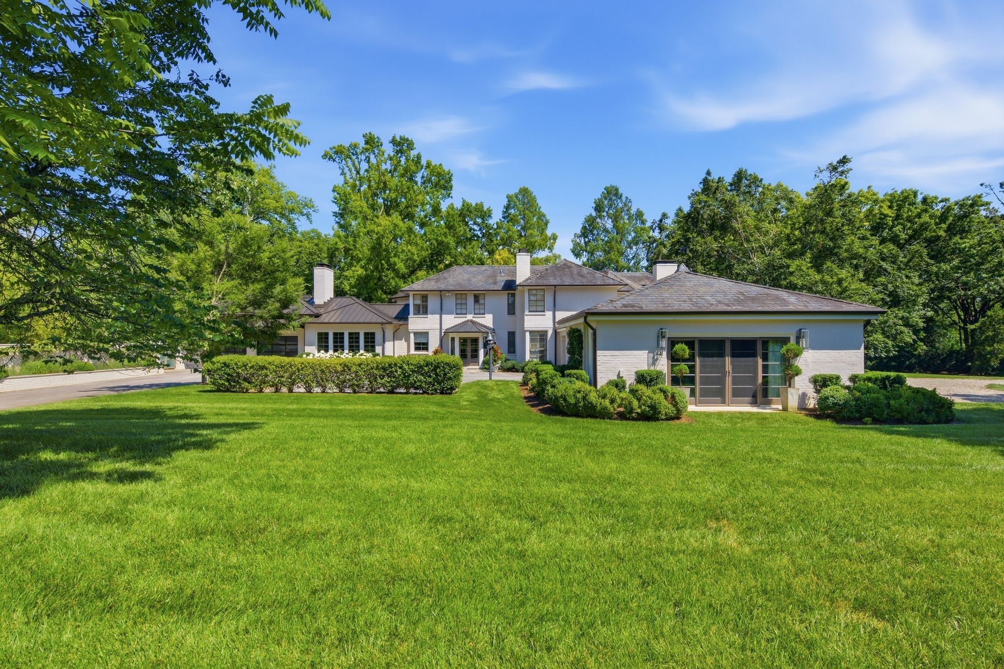 5-bed listing at 200 Brook Hollow Rd, Nashville