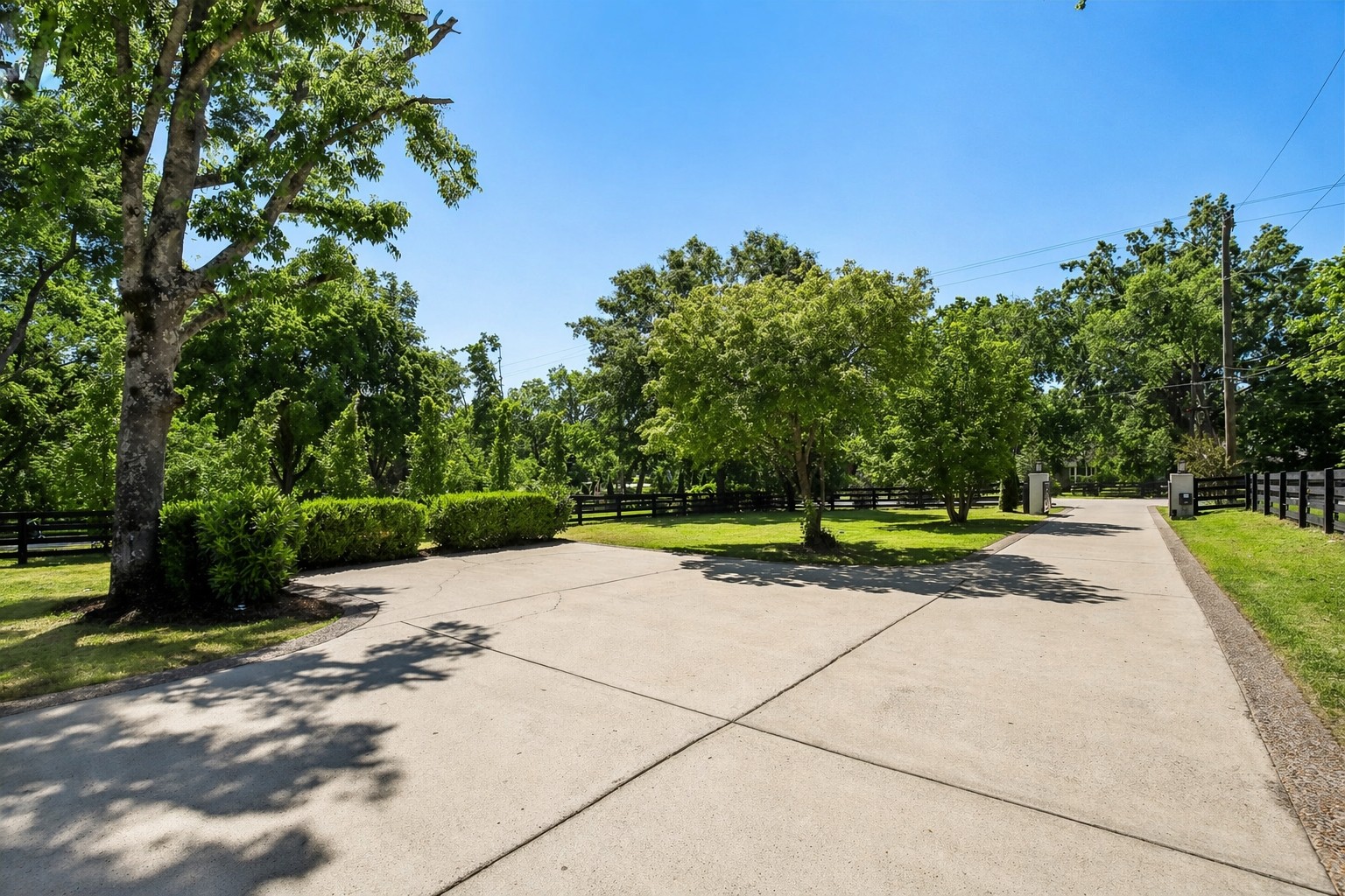 1126 Battery Ln
