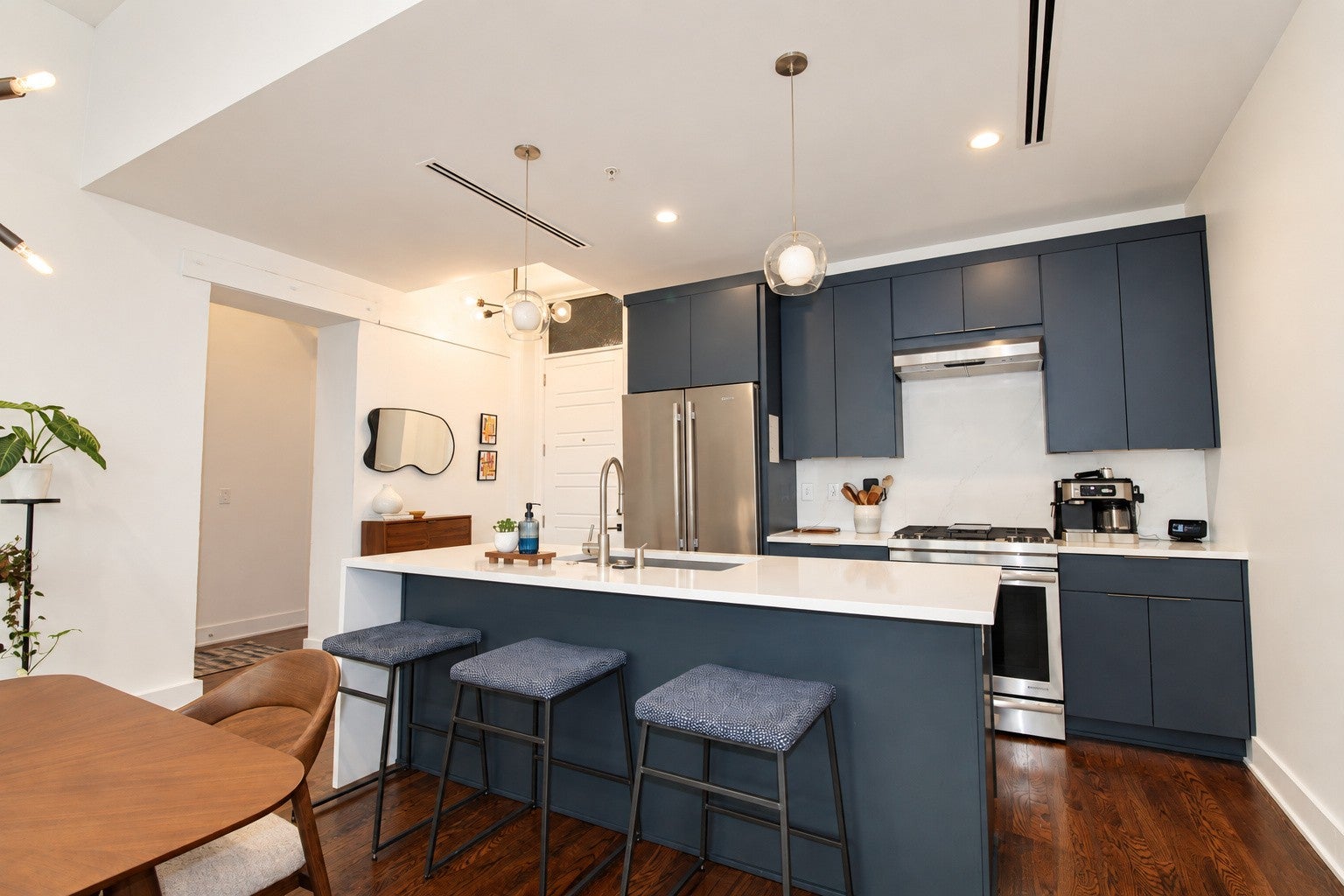 601 Madison St 103