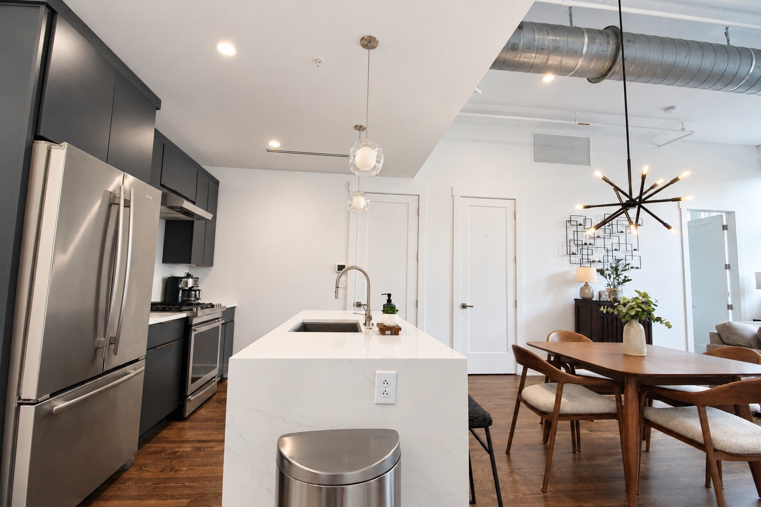 601 Madison St 103