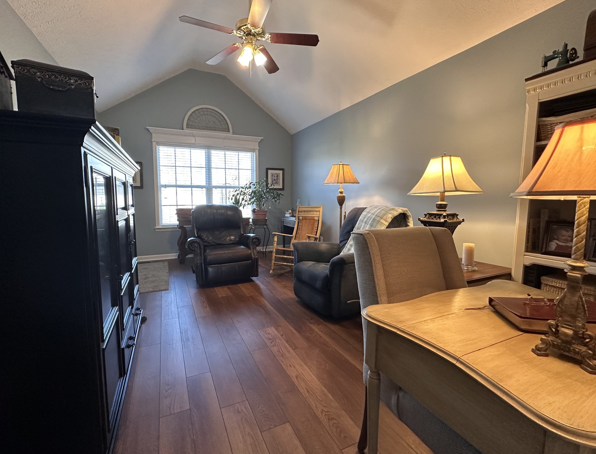 211 Homewood Dr