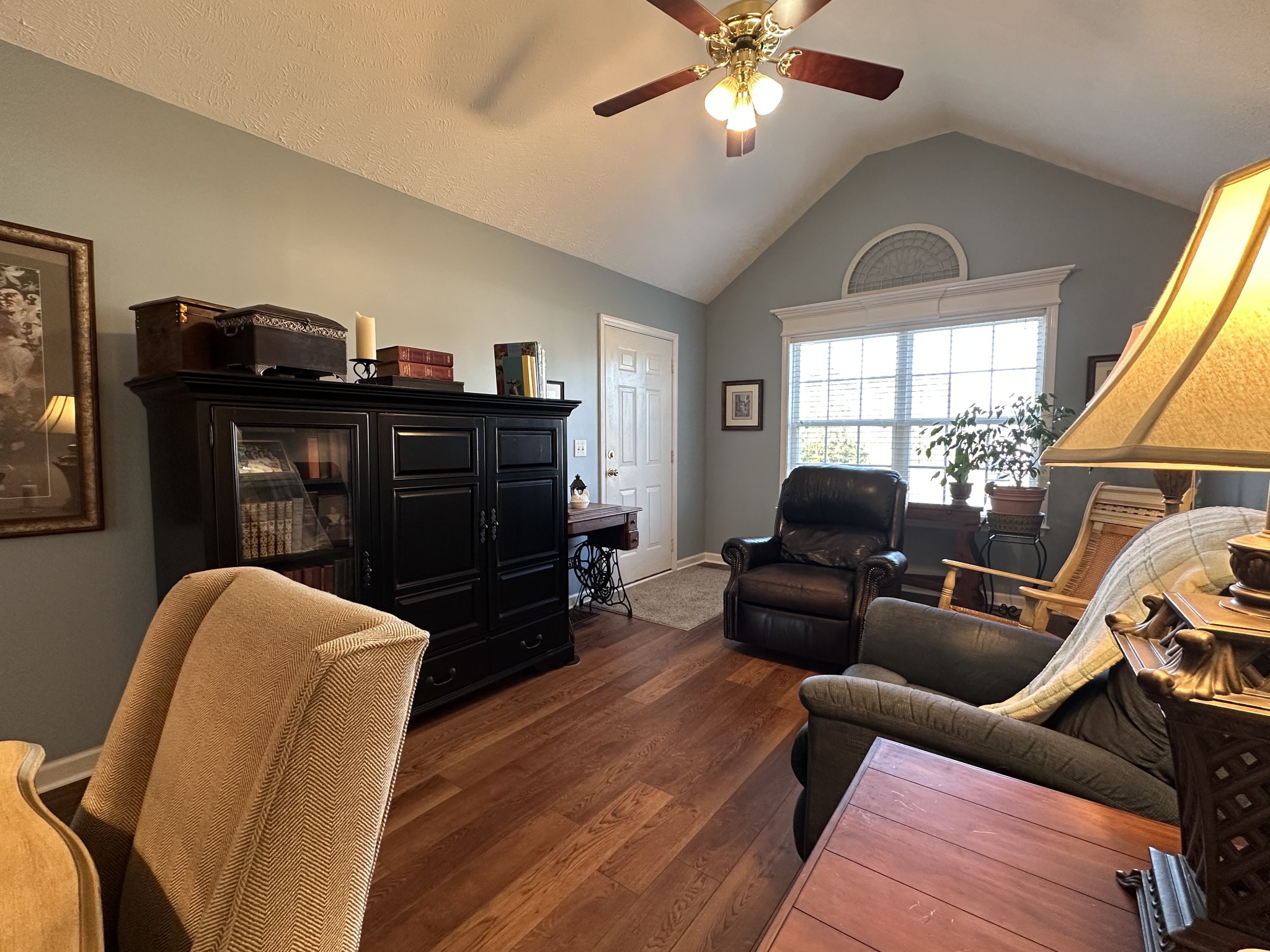 211 Homewood Dr
