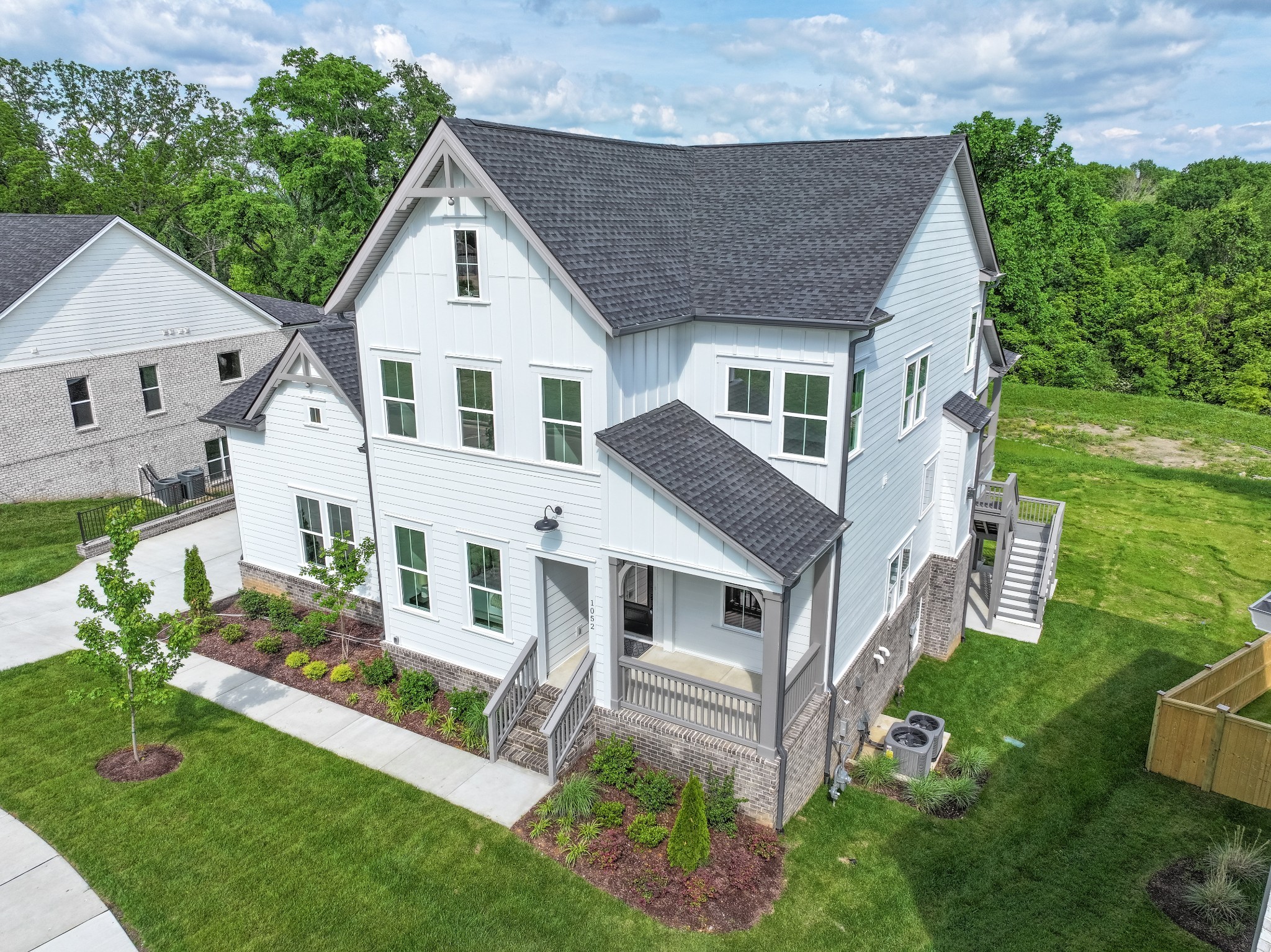1052 Wetzel Dr