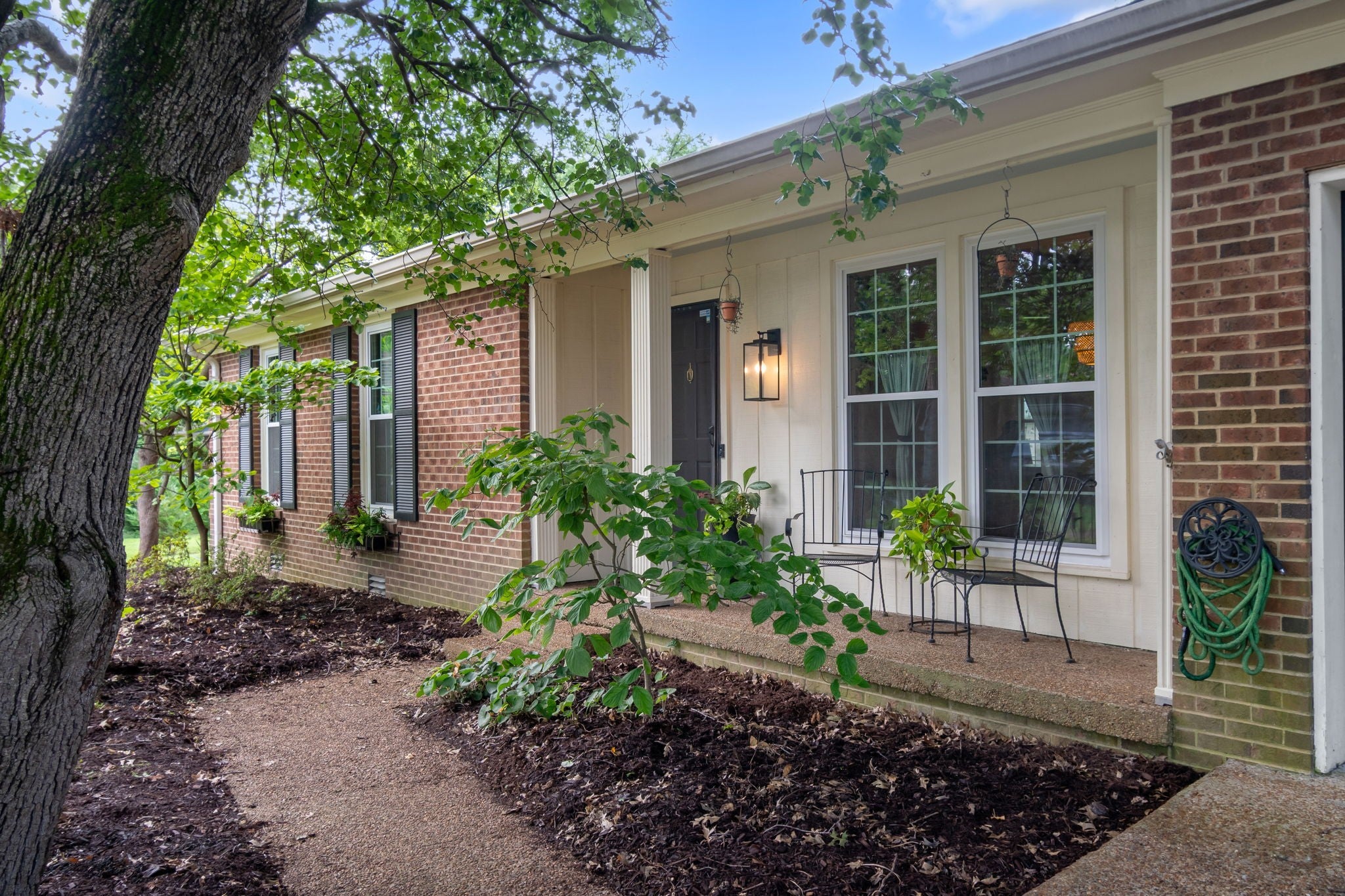 1702 Twin Oaks Ct