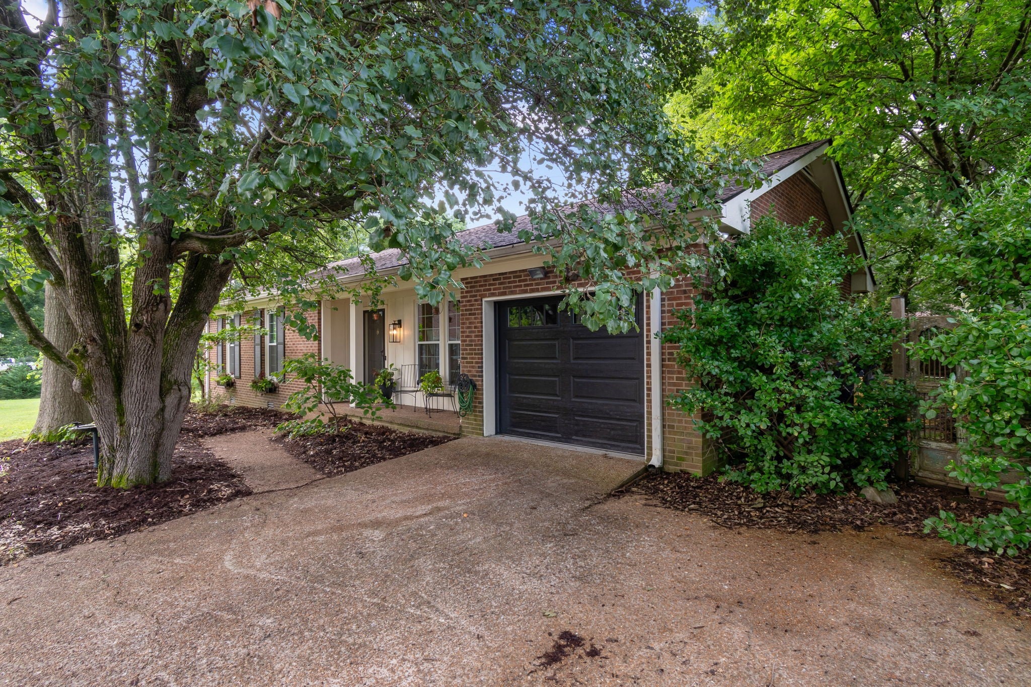 1702 Twin Oaks Ct