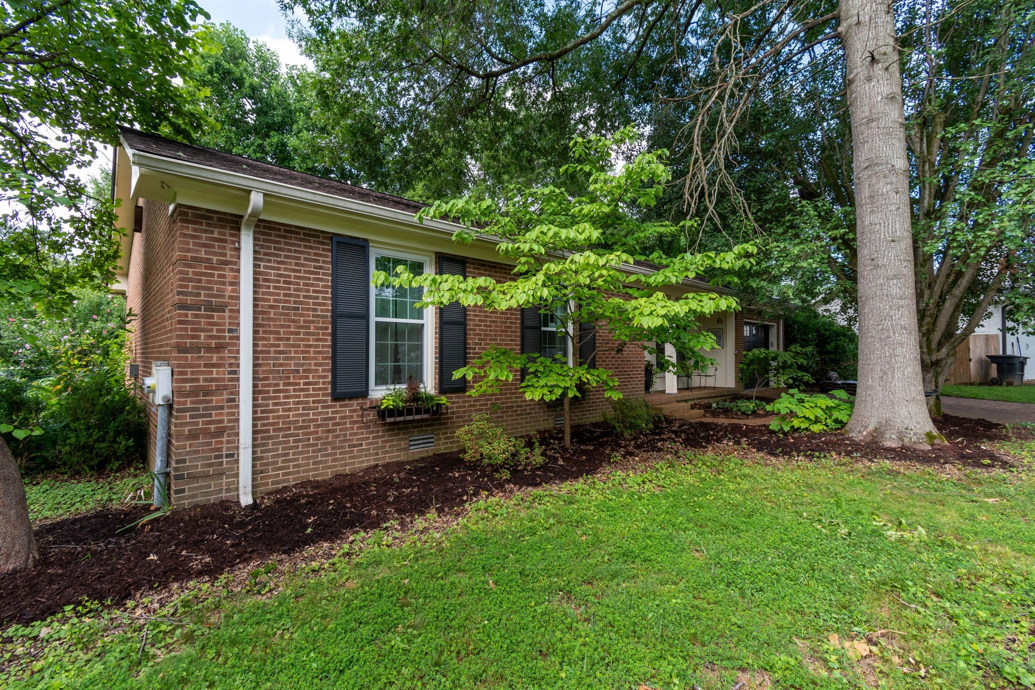 1702 Twin Oaks Ct