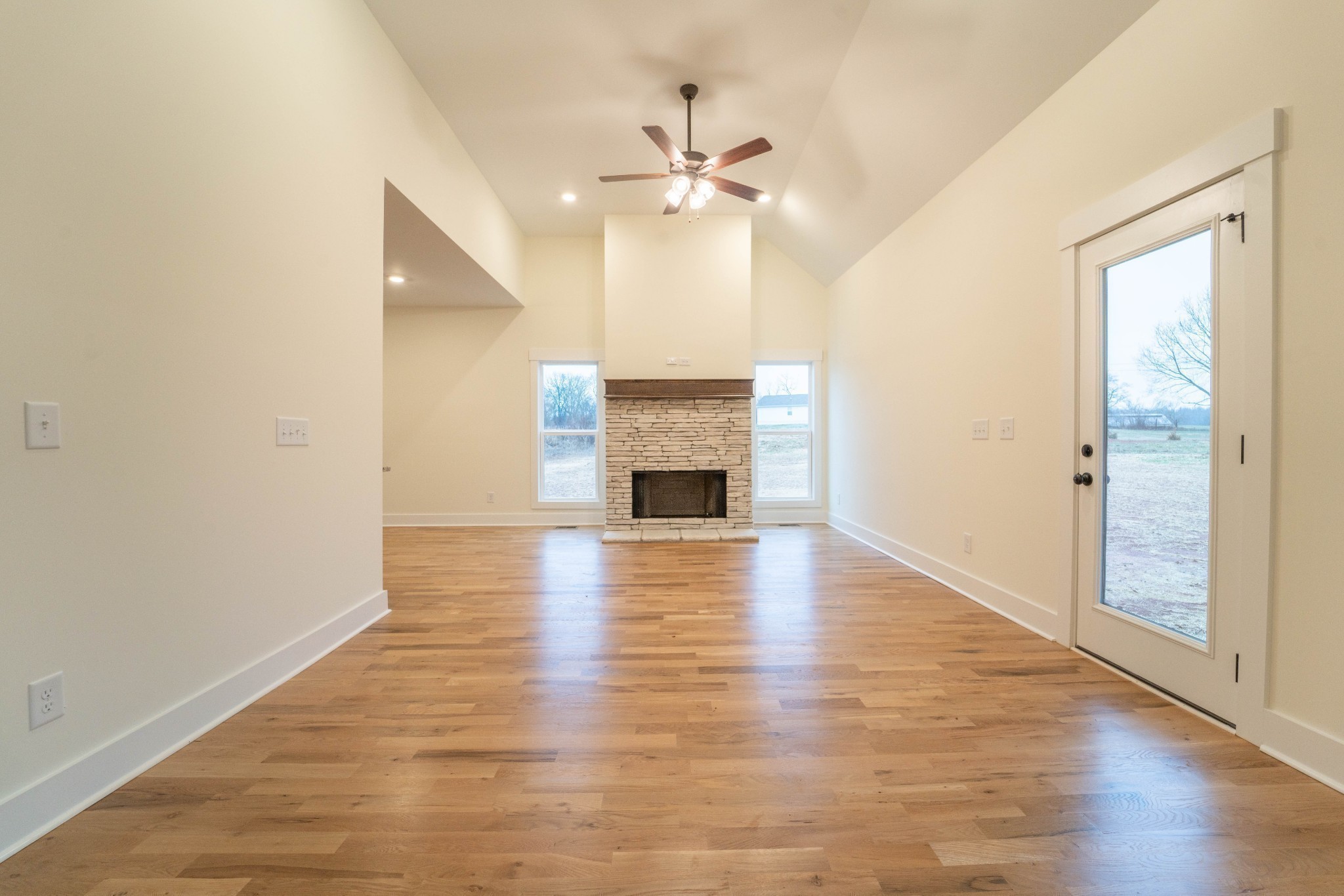 2094 Beverly Ct