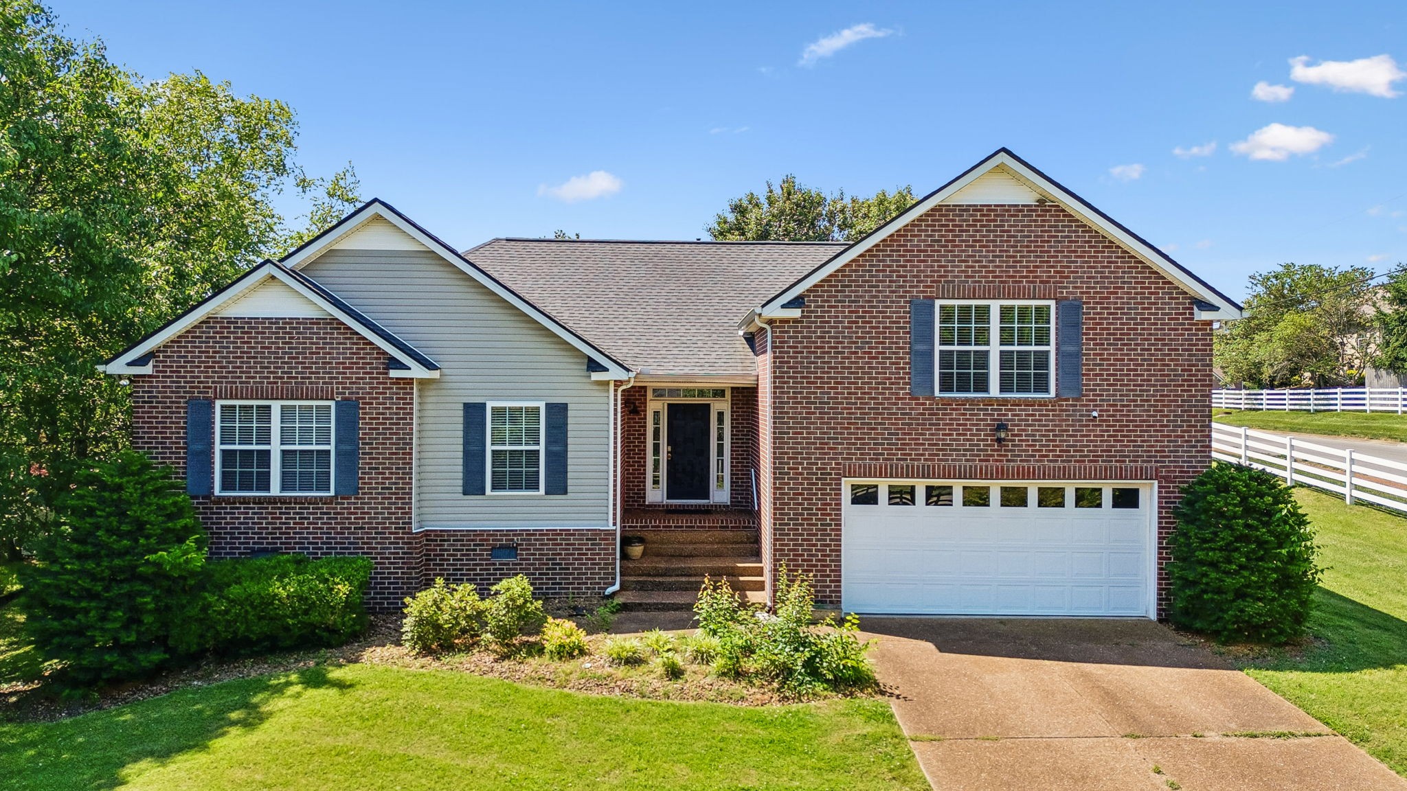2601 Danbury Cir