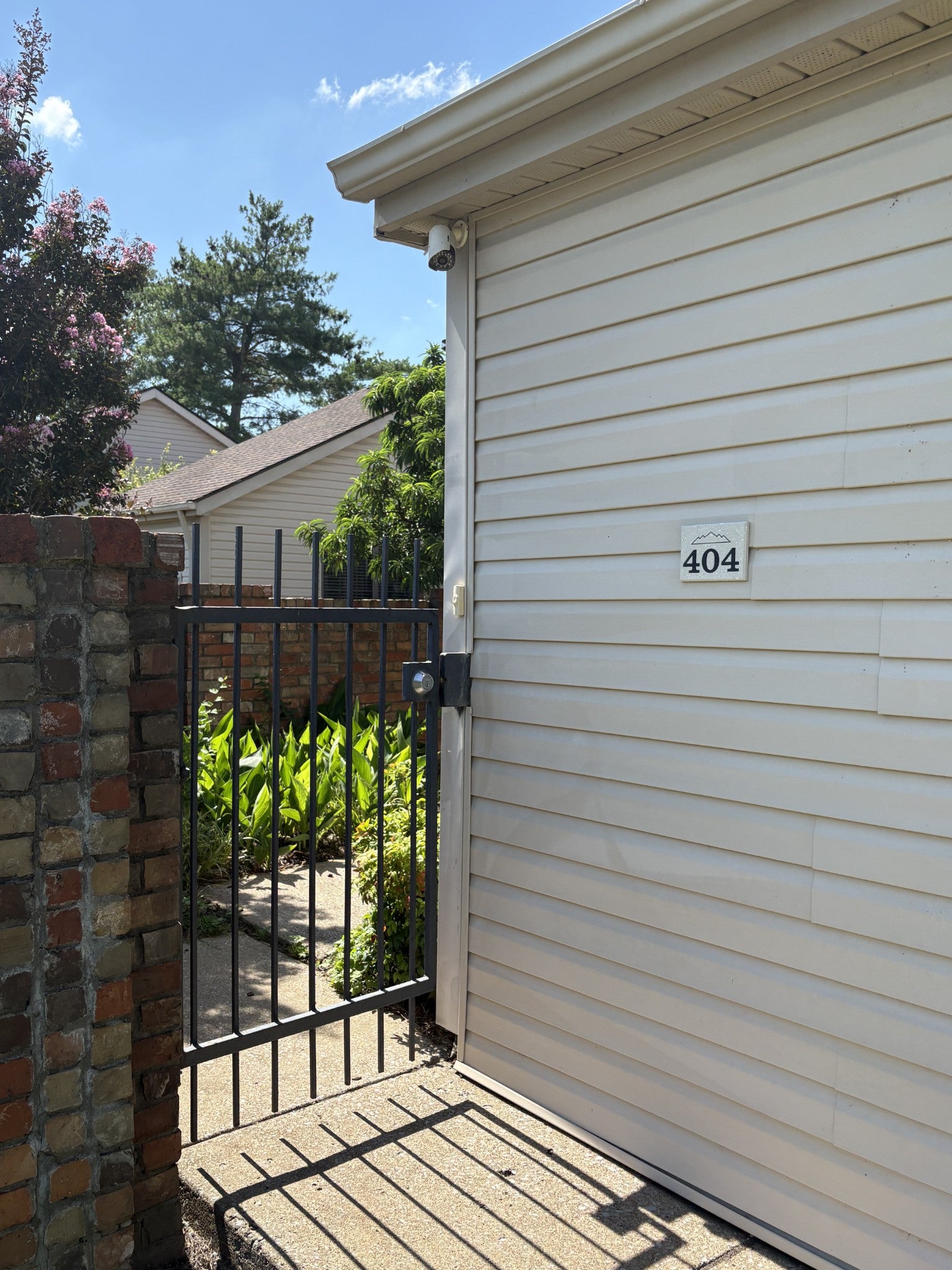 404 Laurel Hill Dr, Old Hickory TN 37138 2-bed condo, photo 3 of 17