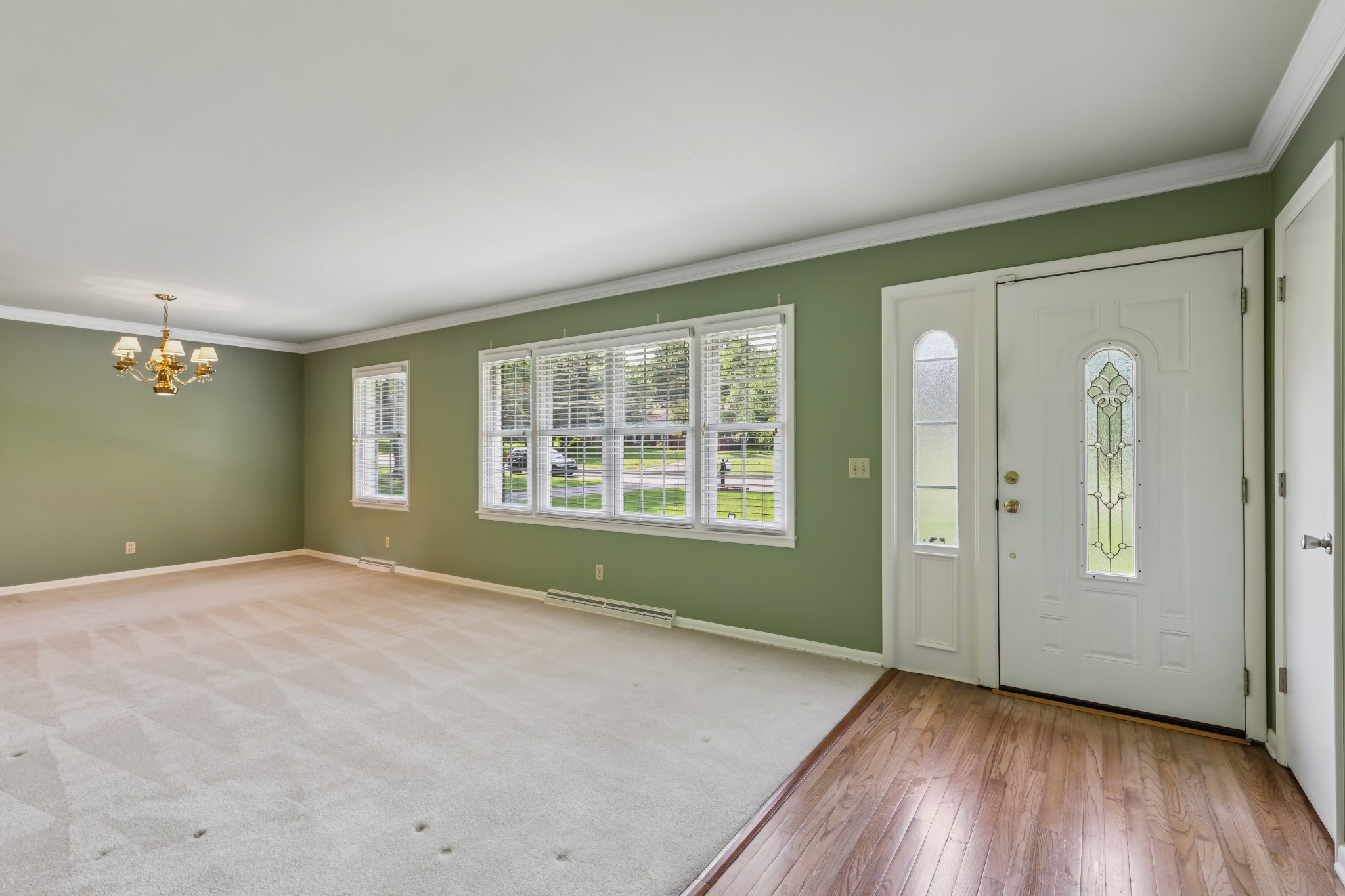 206 Cloverdale Rd