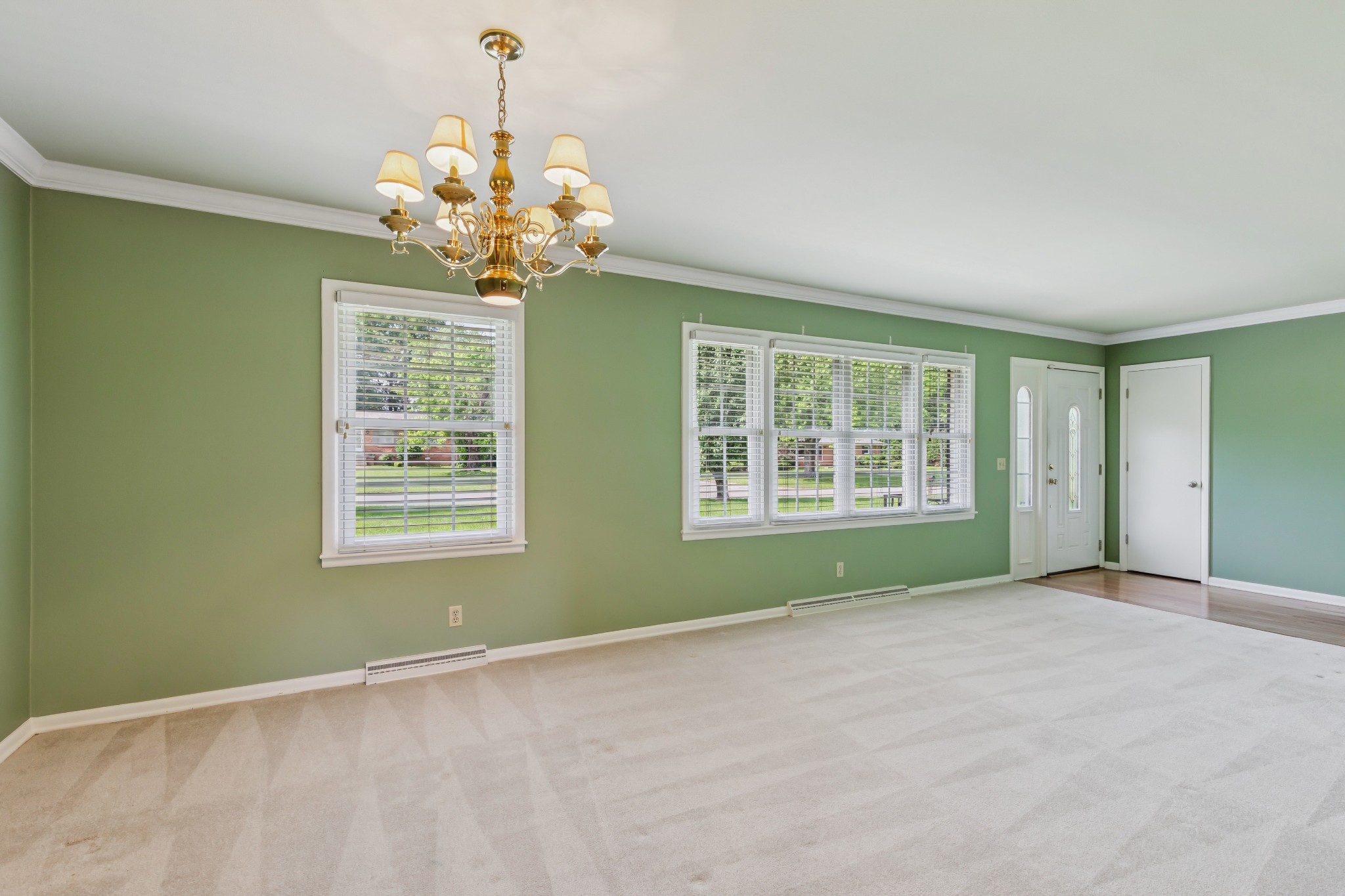206 Cloverdale Rd