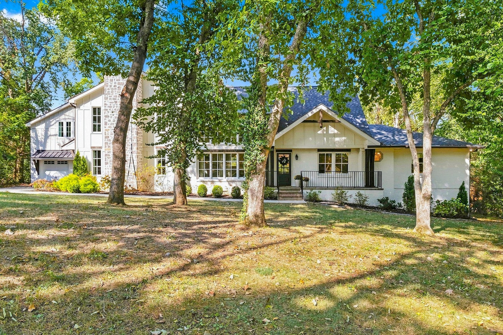 4-bed listing at 824 Belton Dr, Nashville