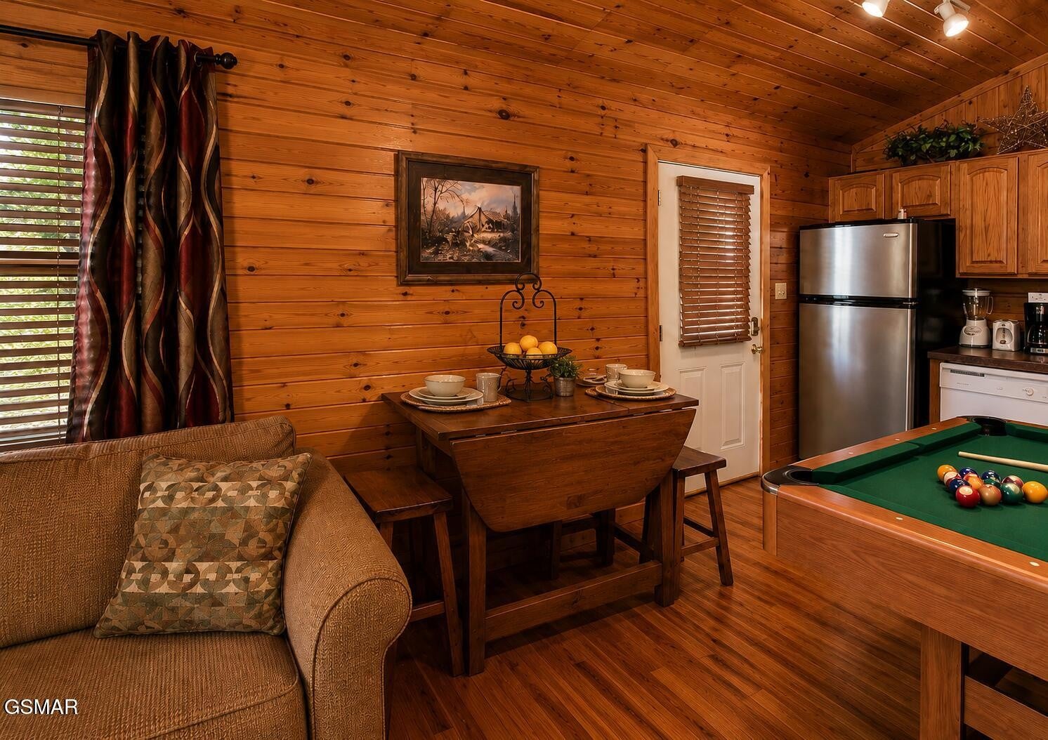 1540 Bears Den Way