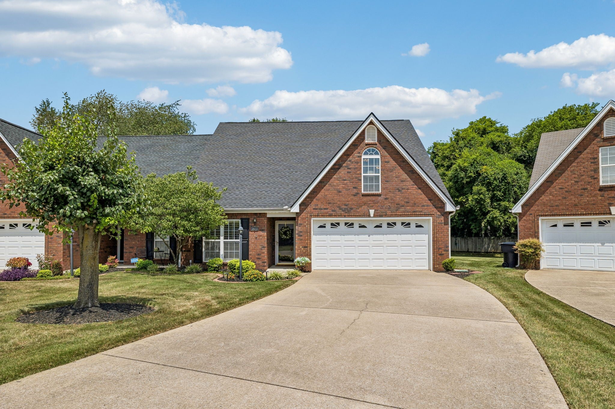 2833 Stonehedge Dr