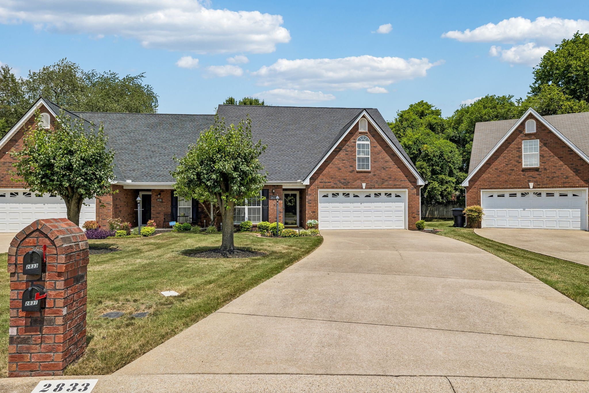 2833 Stonehedge Dr