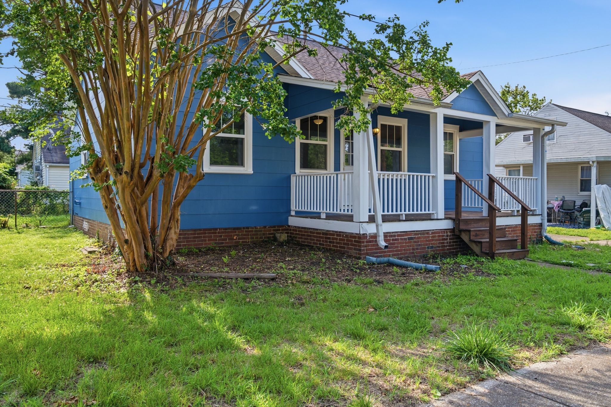 1015 Bryan St