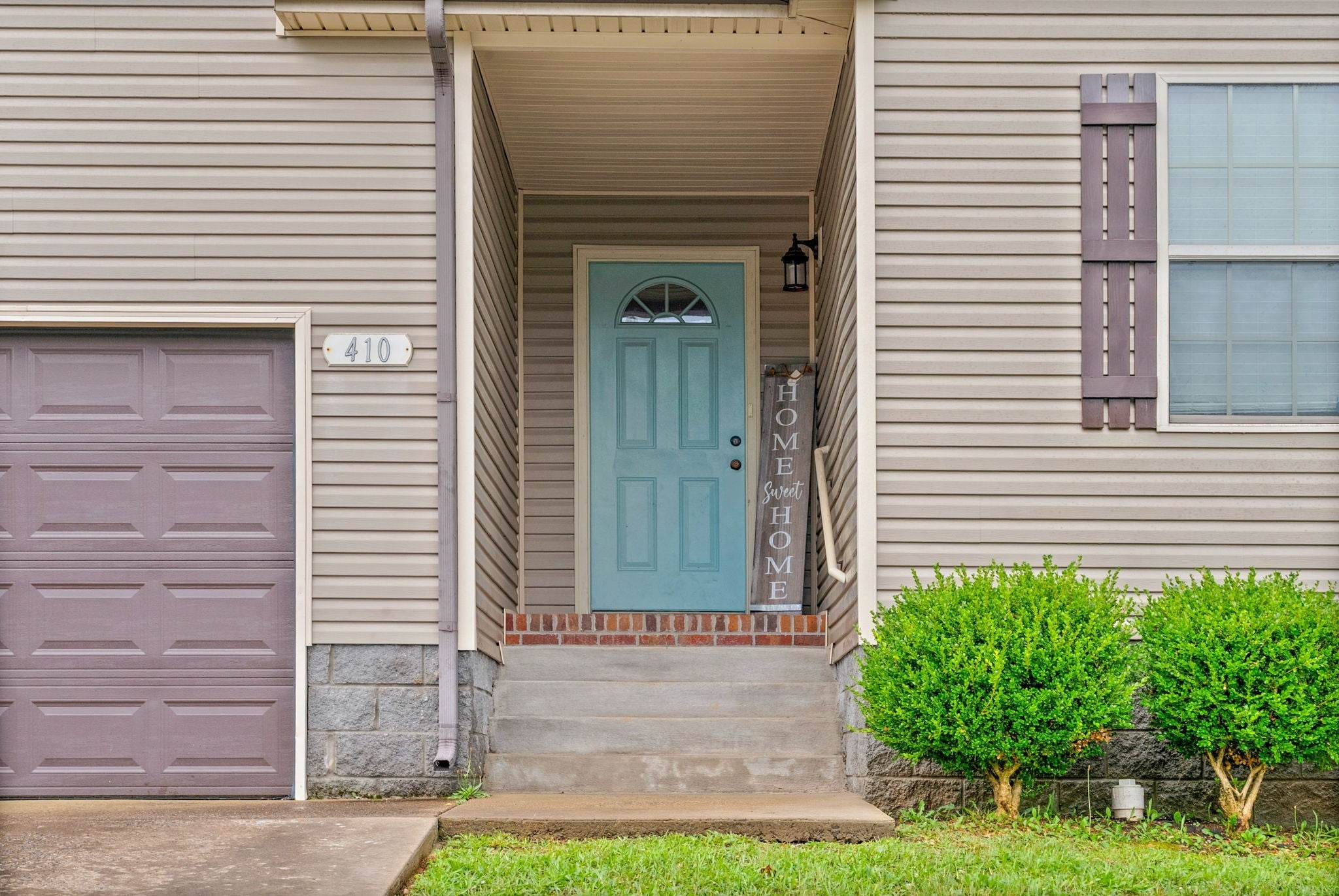 410 Zurich Ct