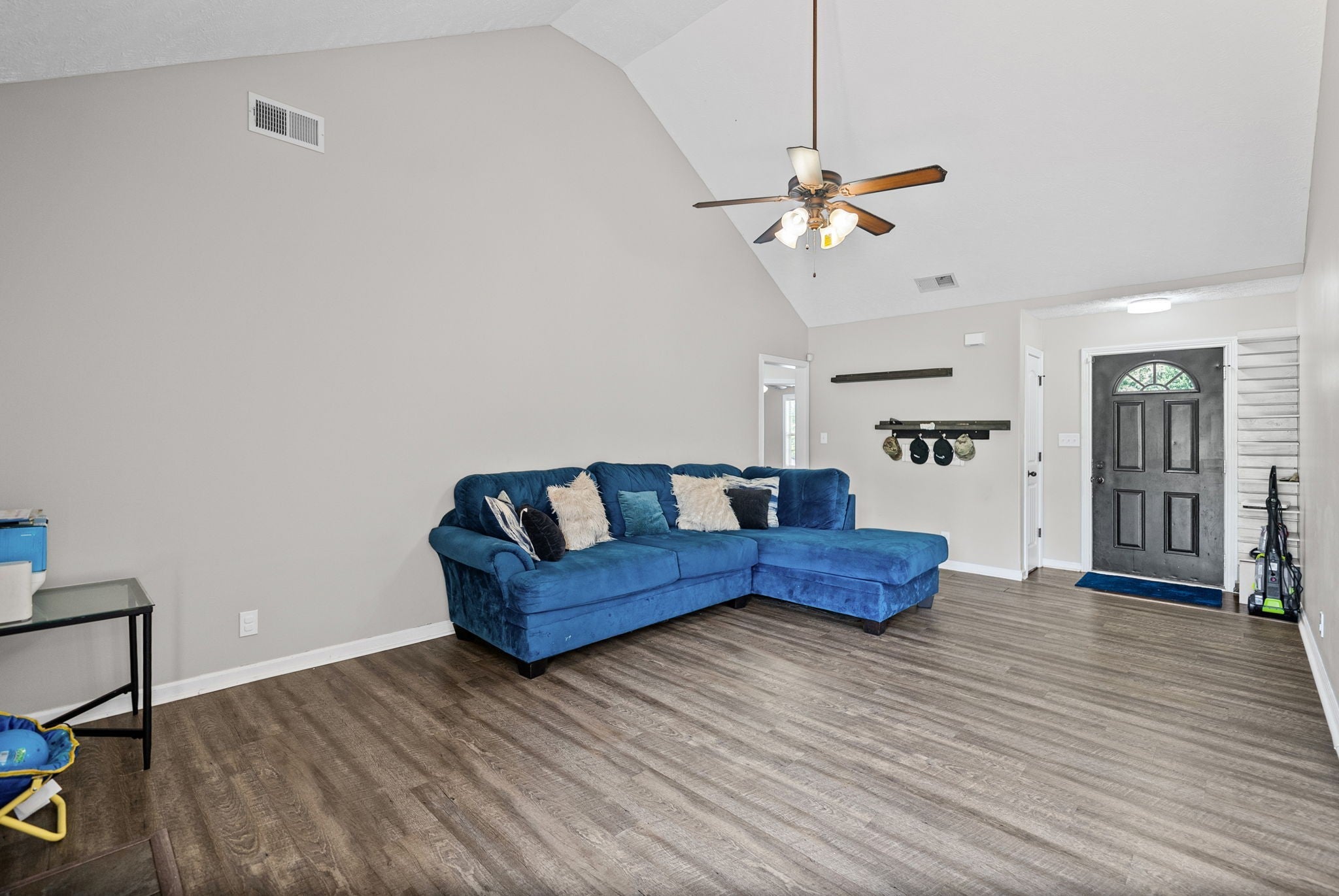 410 Zurich Ct