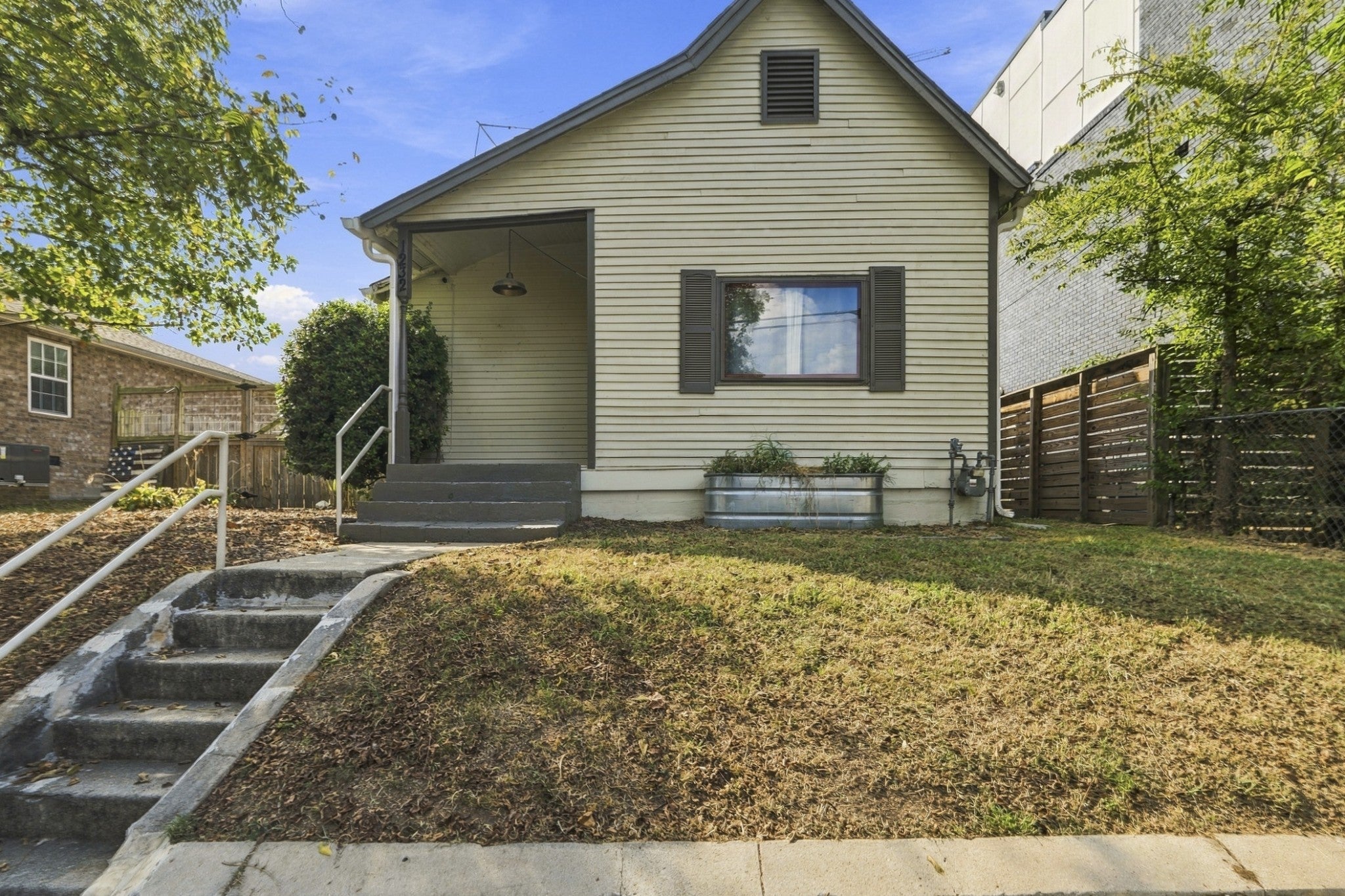 3-bed home for sale in Nashville, TN 37207, 1232 Joseph Ave 1232 Joseph Ave, Nashville TN 37207 3-bed home, photo 2 of 26
