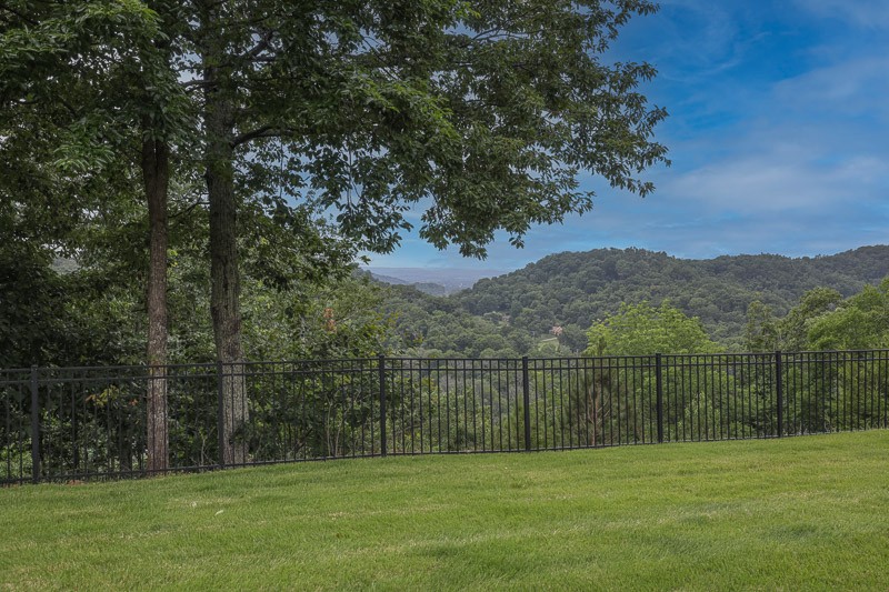 739 Valhalla Ln