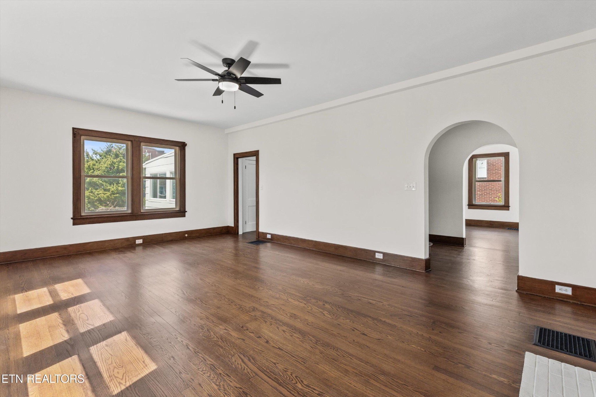 2763 Linden Ave