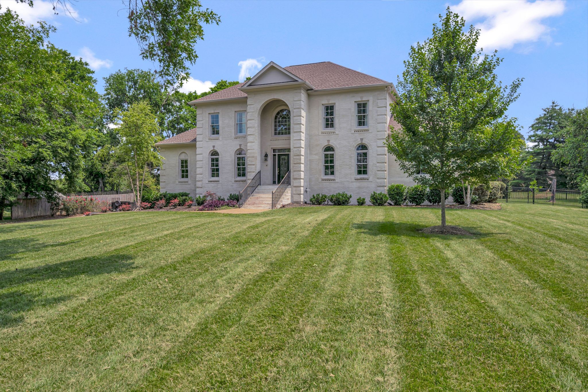 904 Oxford Ct