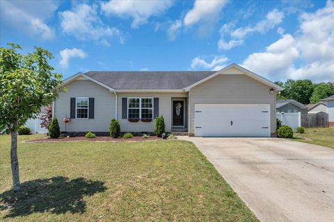 Photo of 211 Williamsburg Cir, Tullahoma, TN 37388 (MLS # 3193930)