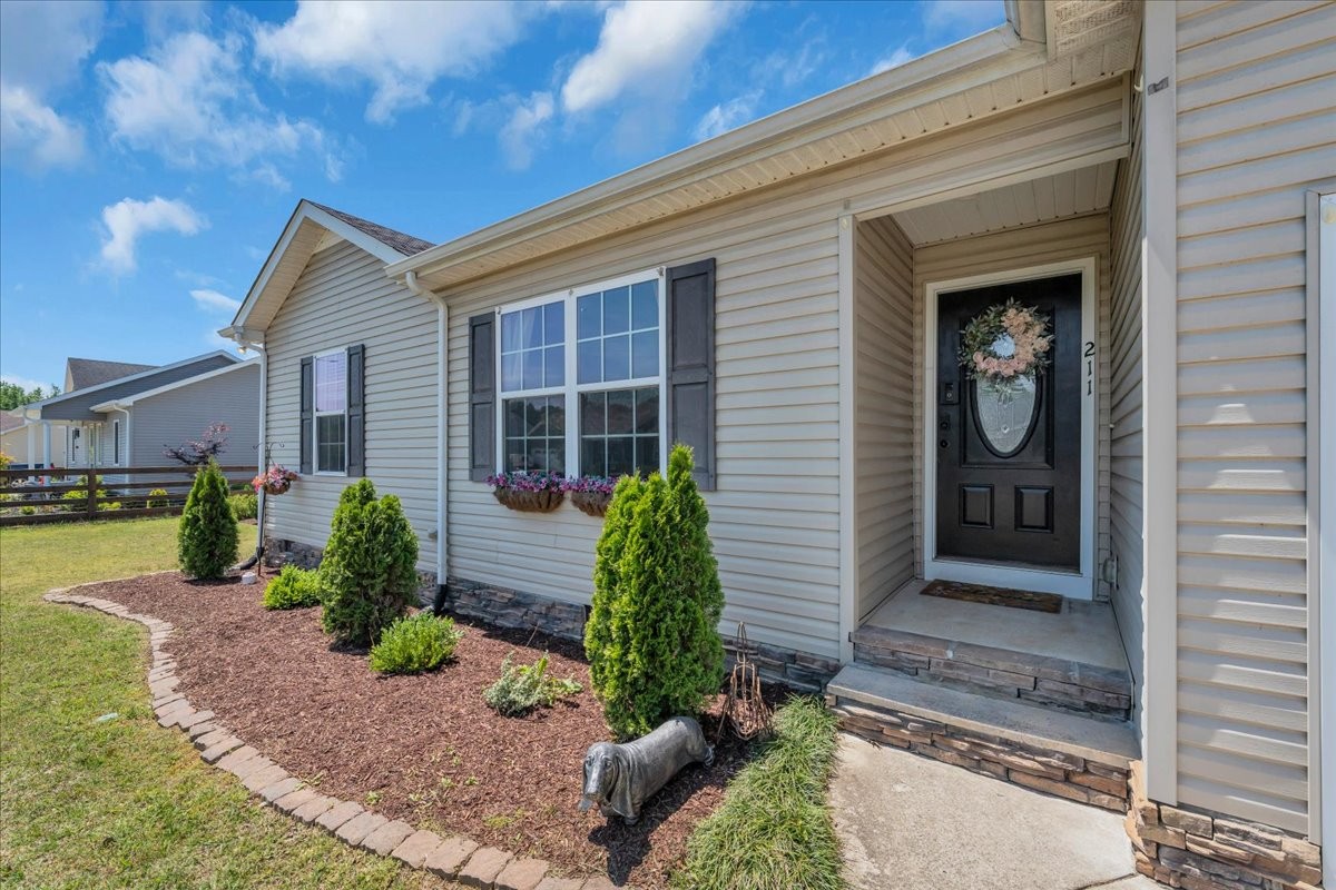 211 Williamsburg Cir