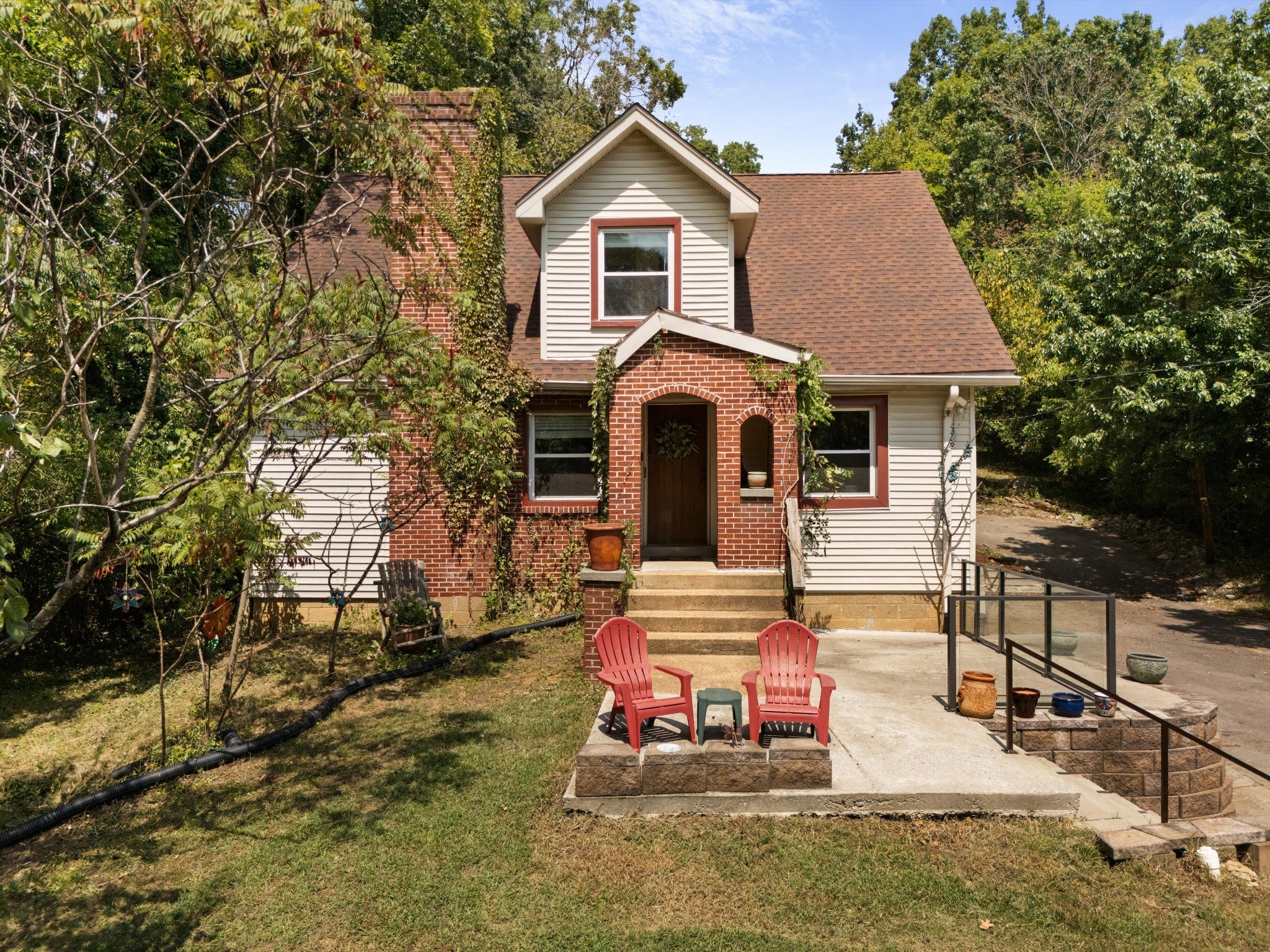 listing at 910 Due West Ave, Madison