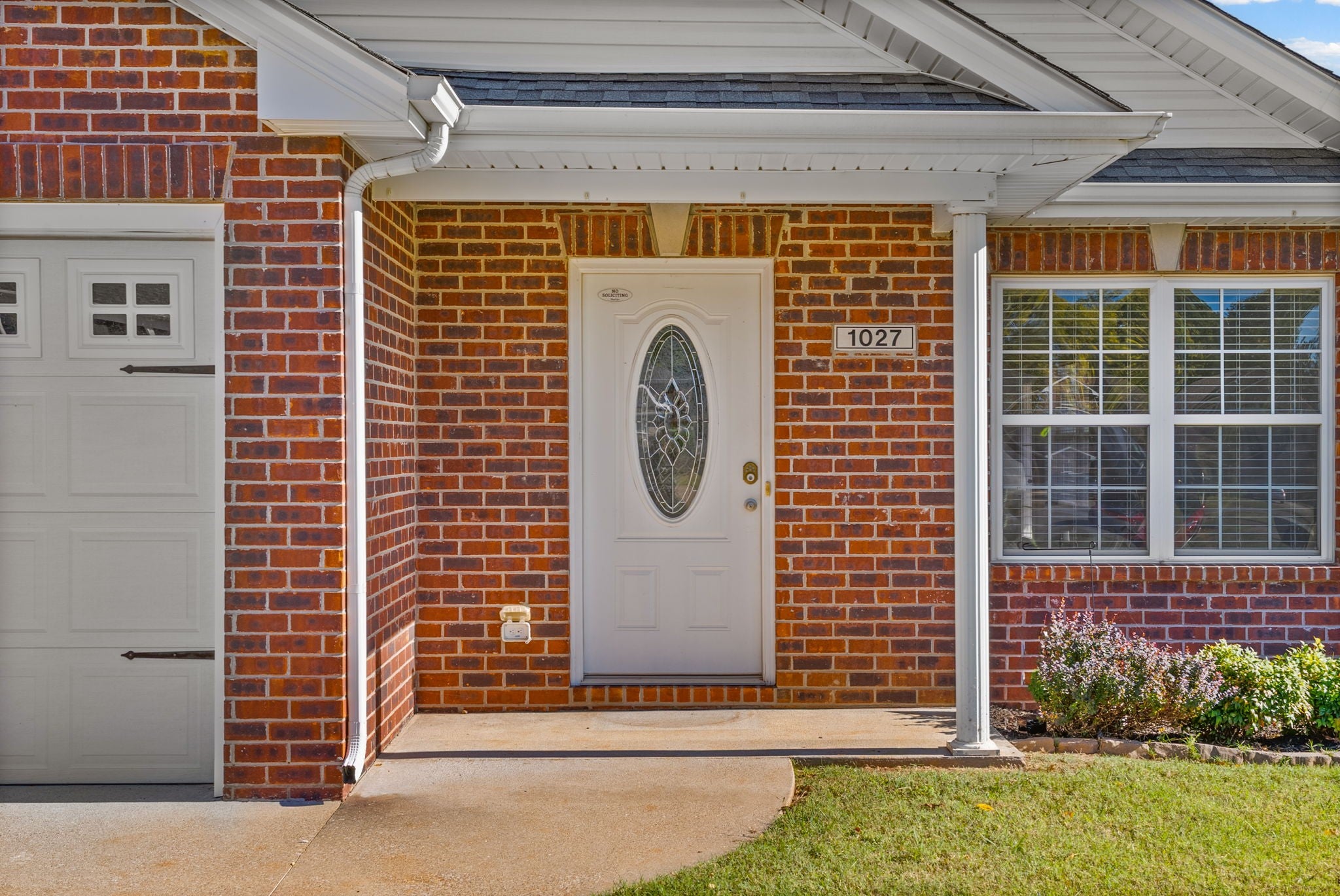 1027 Hendricks Court