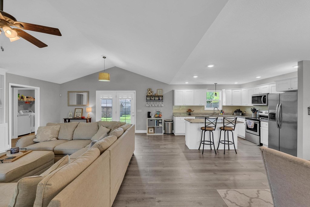 610 N McBroom Chapel Rd