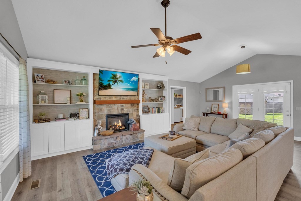 610 N McBroom Chapel Rd