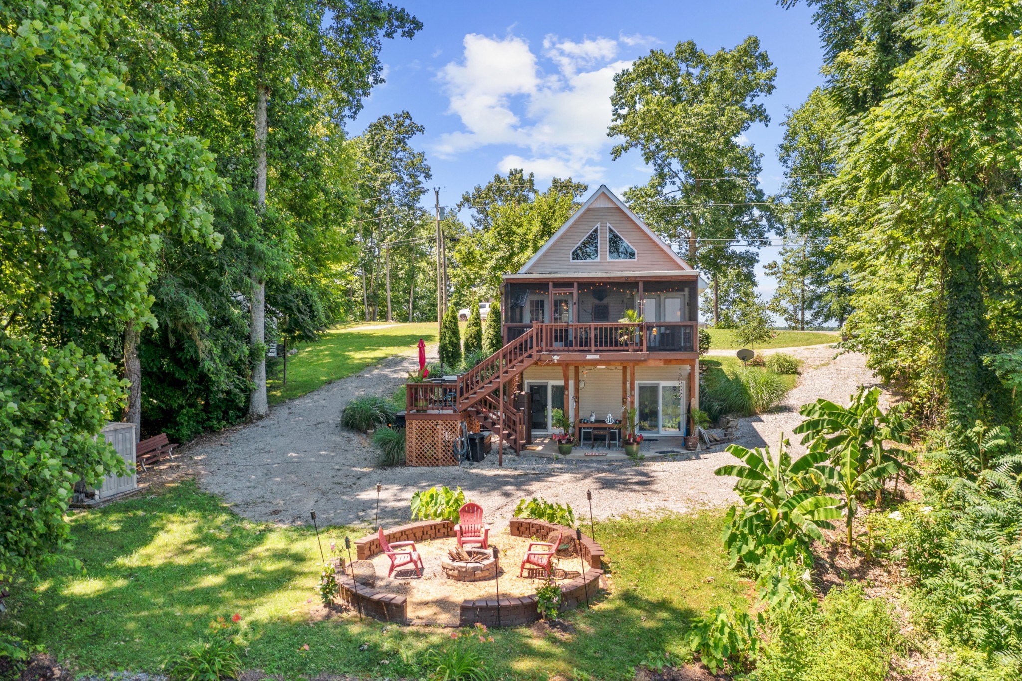 392 Oak Dr