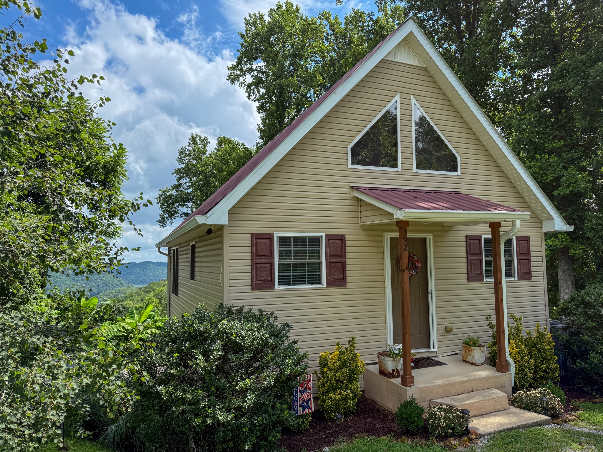 392 Oak Dr