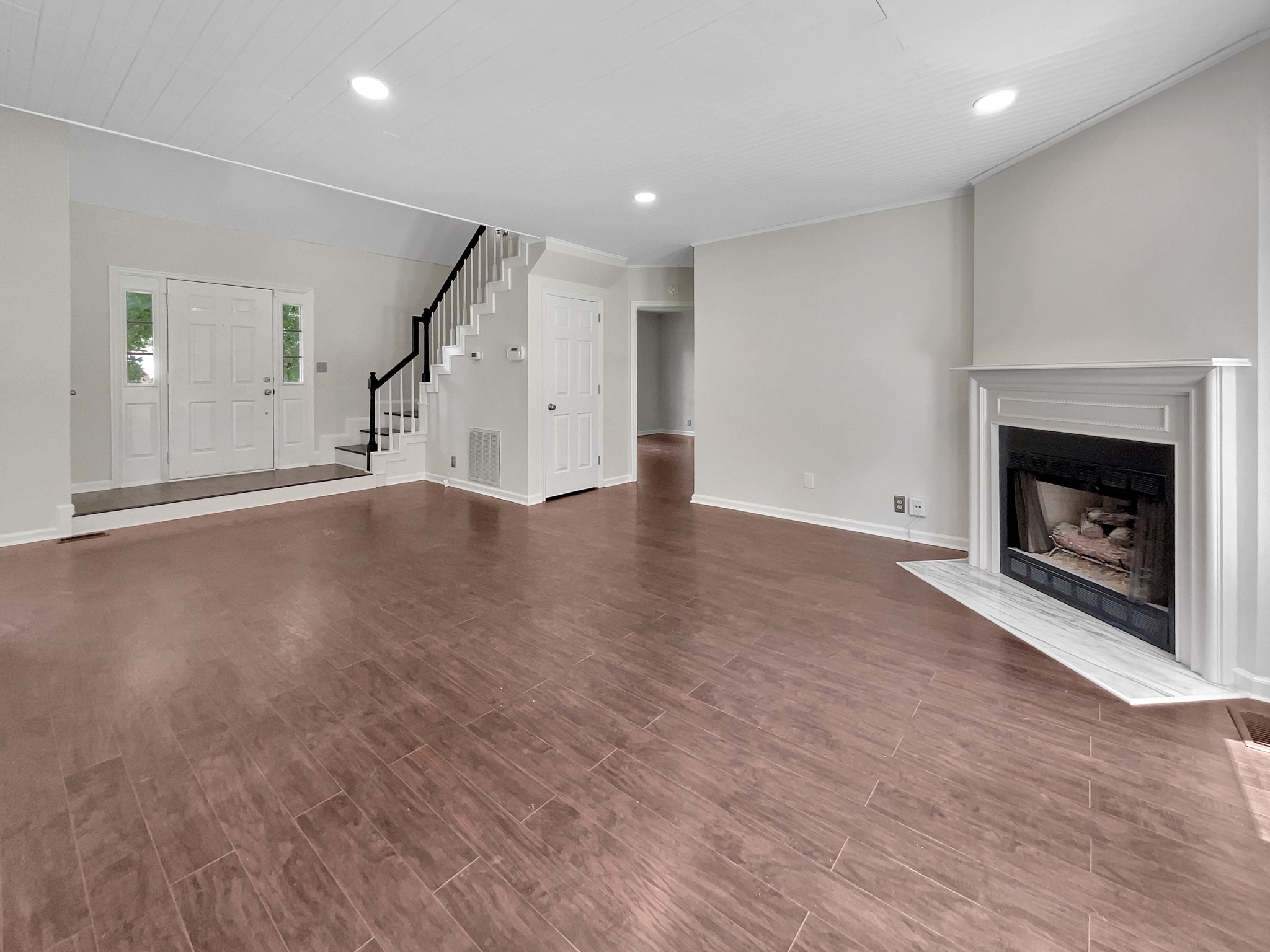 504 Overview Ln