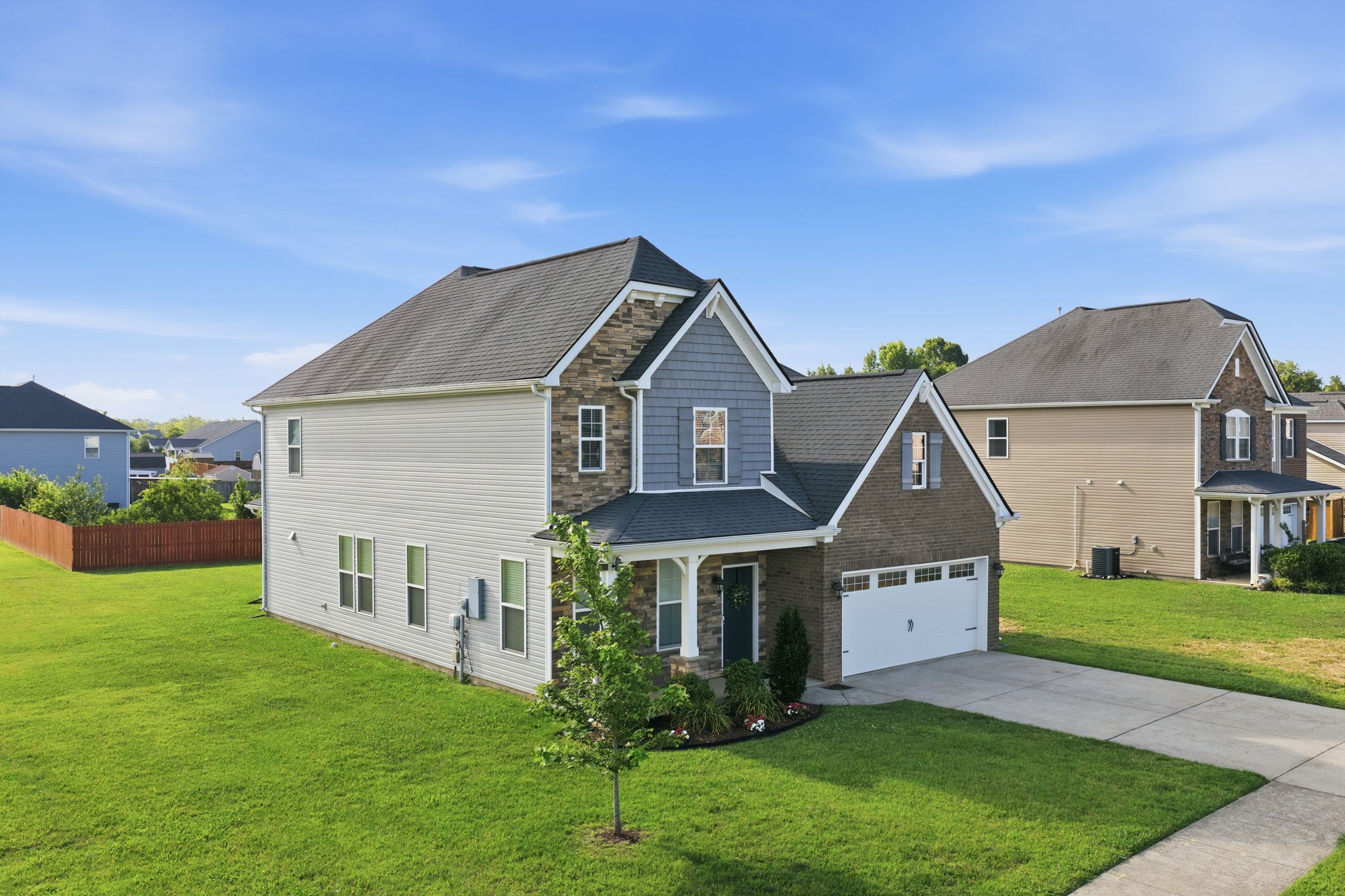 3527 Lantern Ln - Photo 3