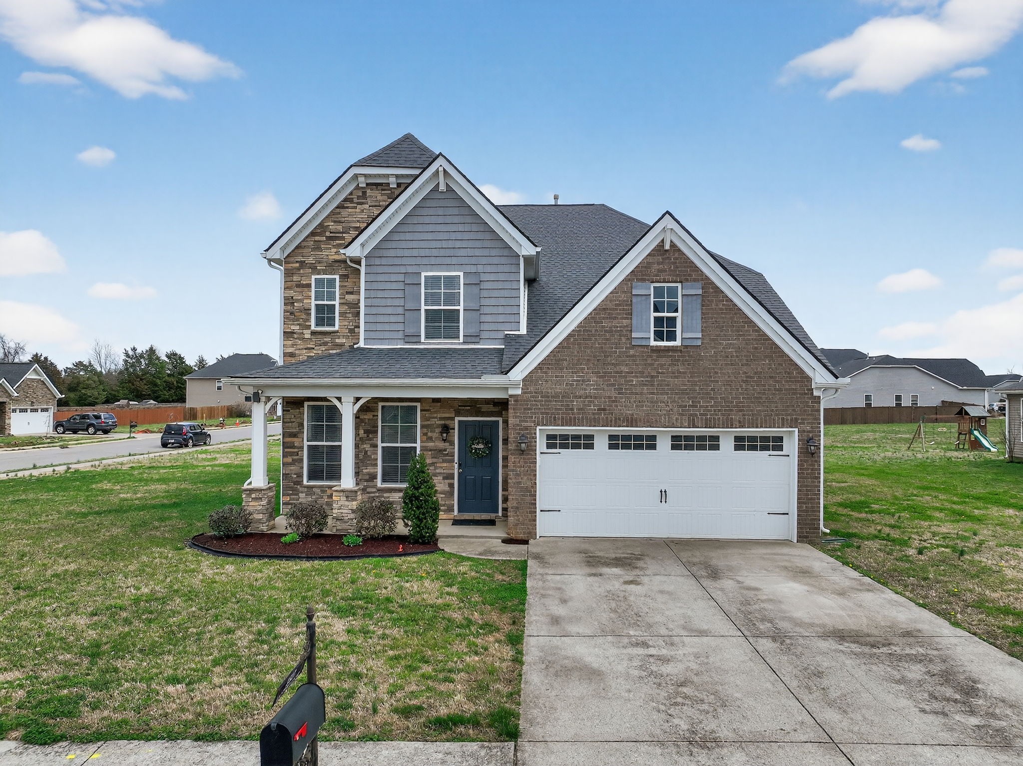 3527 Lantern Ln