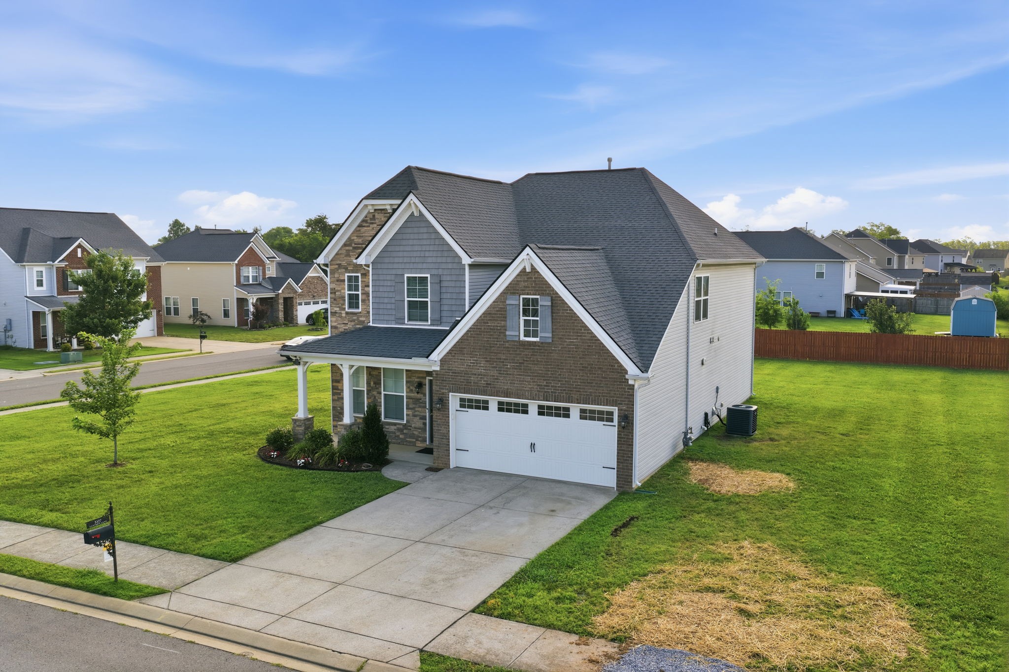 3527 Lantern Ln - Photo 4