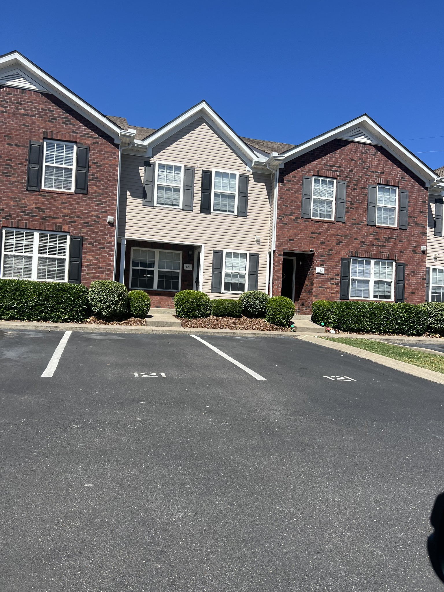 121 Oak Valley Cir