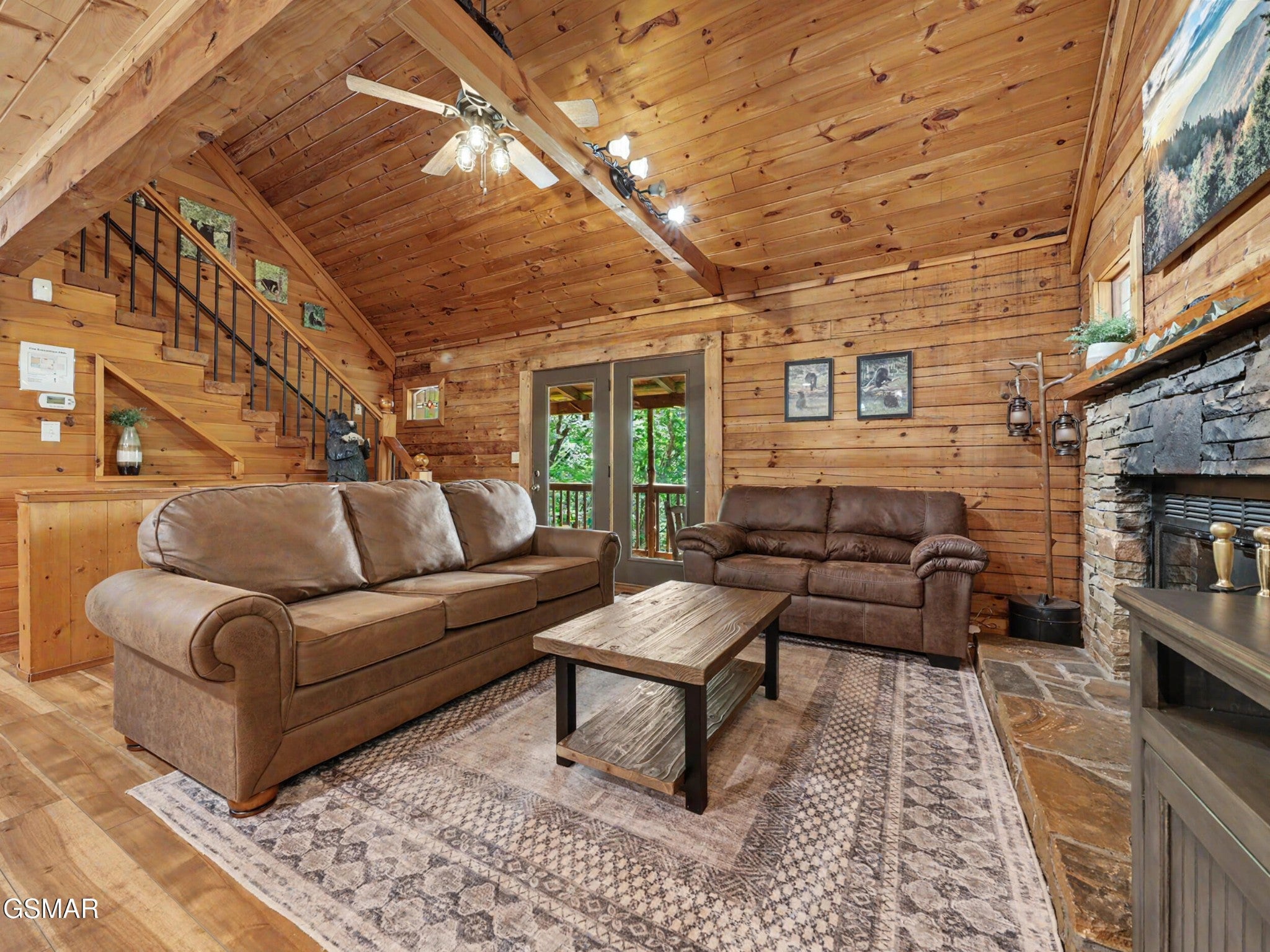 910 Ski View Lane