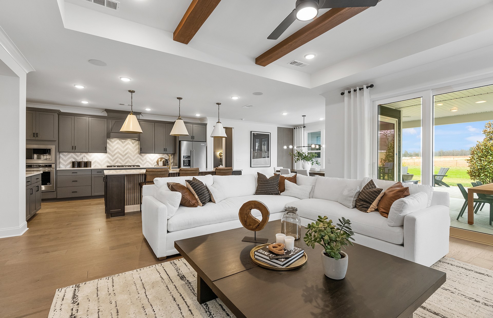 821 Everglade Drive E