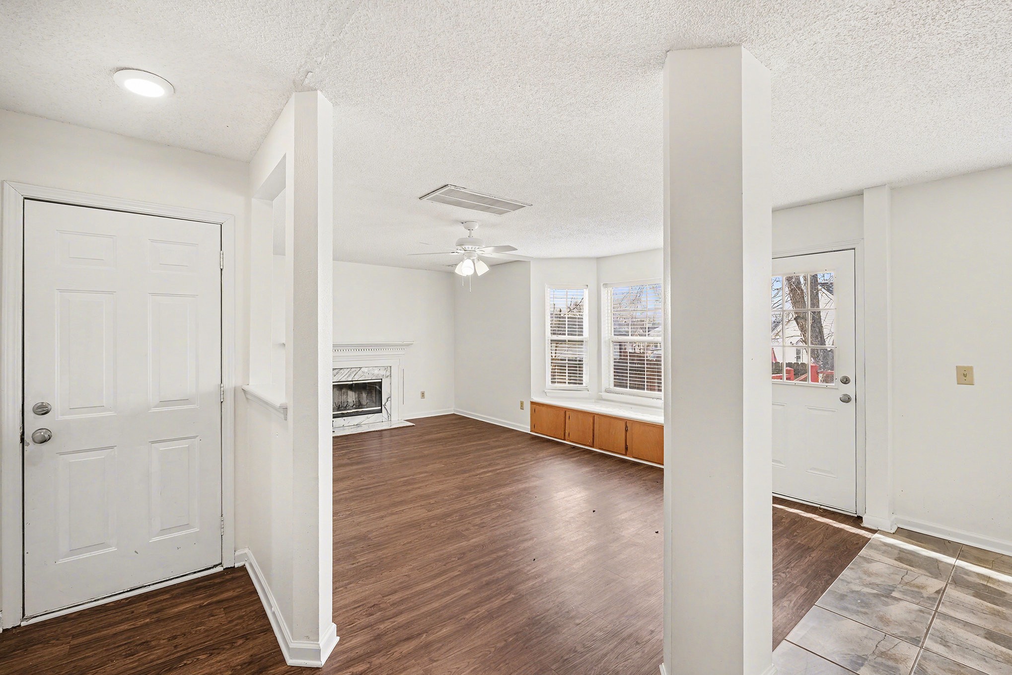 507 Johnny Bench Cv NE