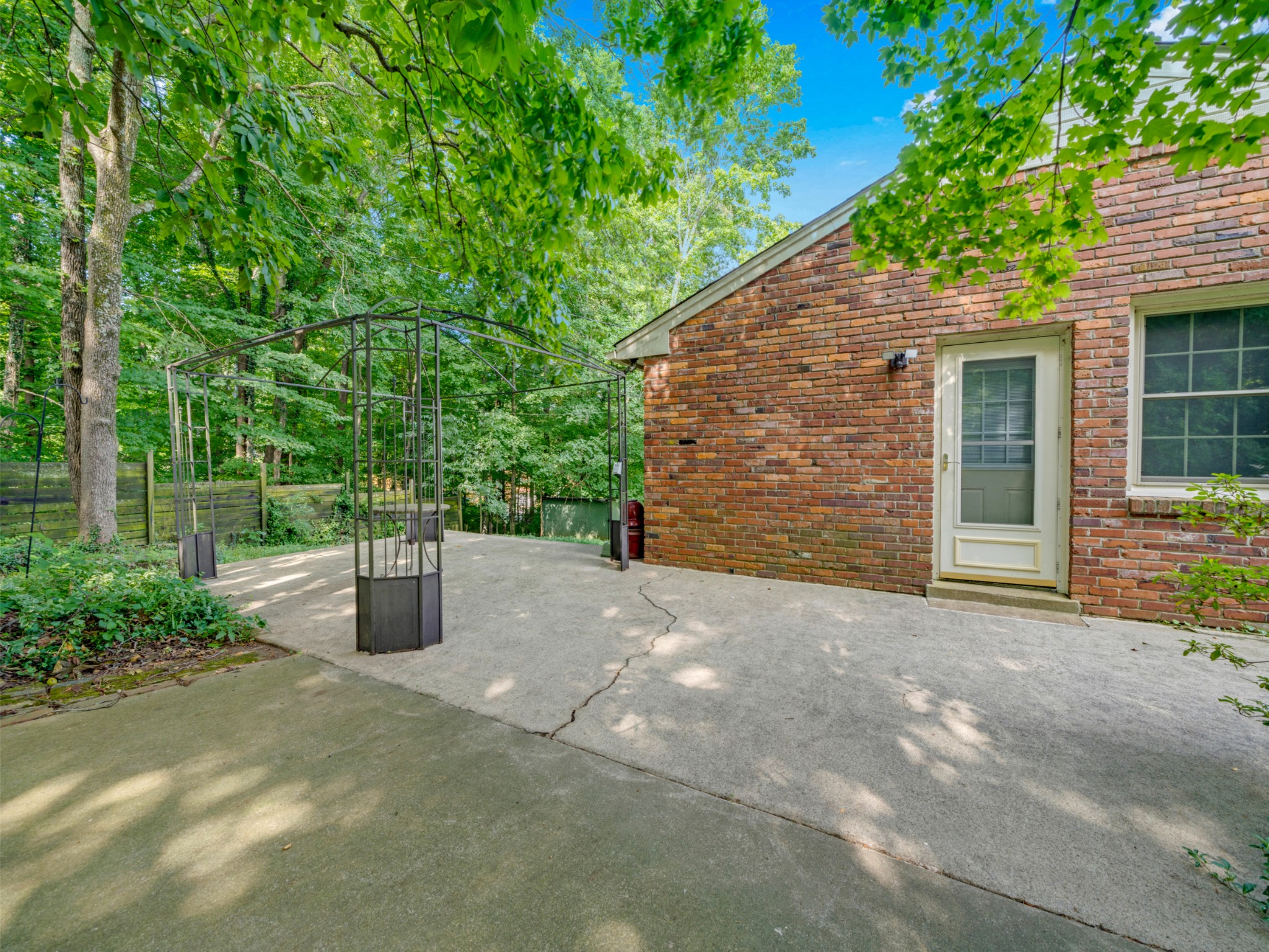 1258 Hillwood Dr