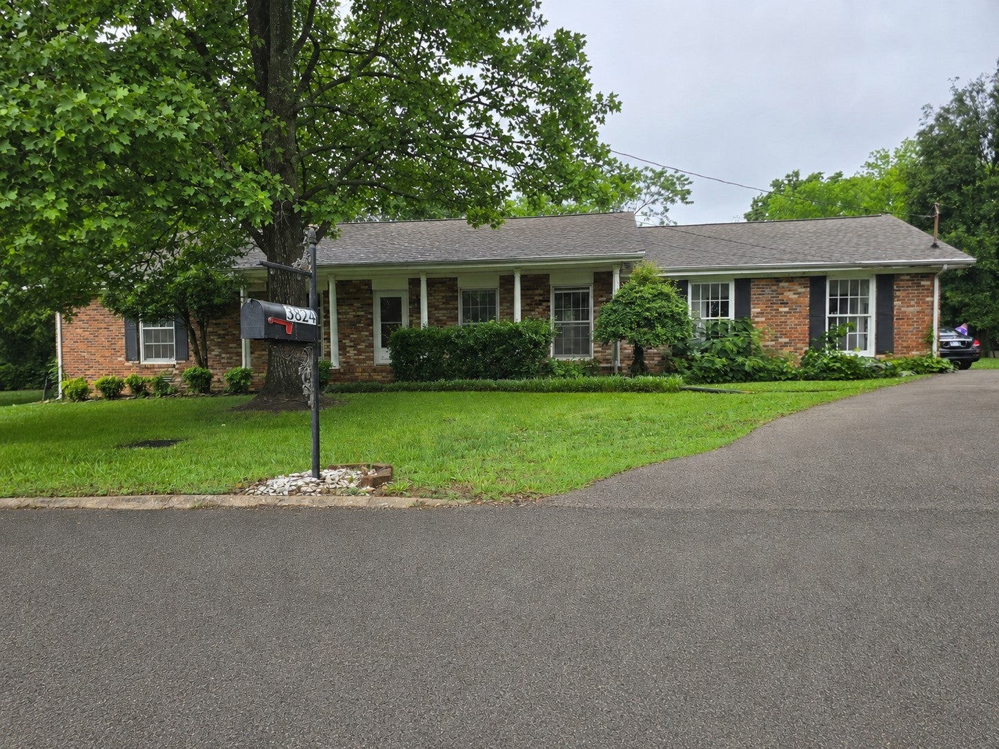 3-bed listing at 3824 Lake Aire Ct, Nashville