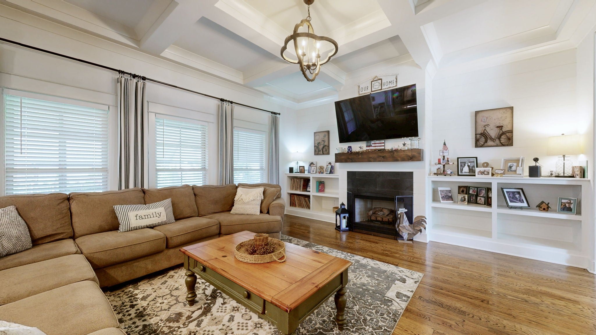 5709 Iverson Dr