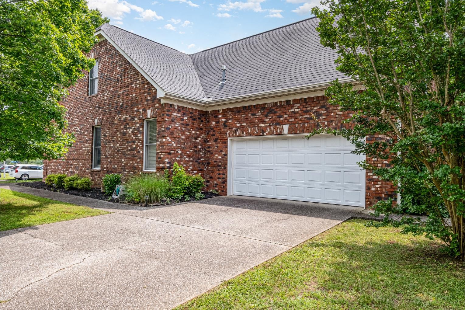 402 Calumet Trce