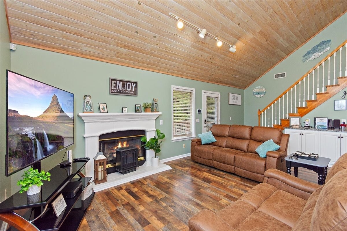 4250 Four Seasons Rd